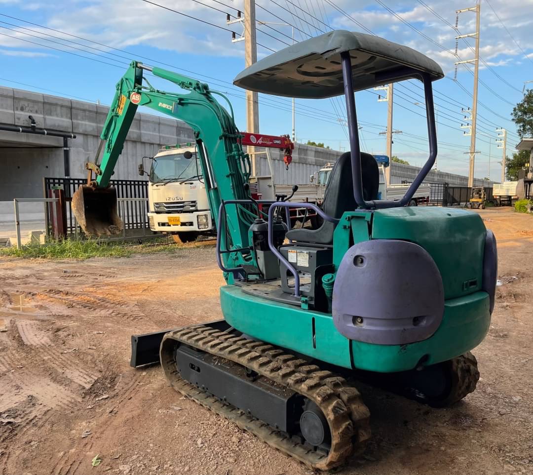 รถขุด KOMATSU PC27R-8 ขาย 295,000 บาท รถขุด KOMATSU PC27R-8 ขาย 295,000 บาท