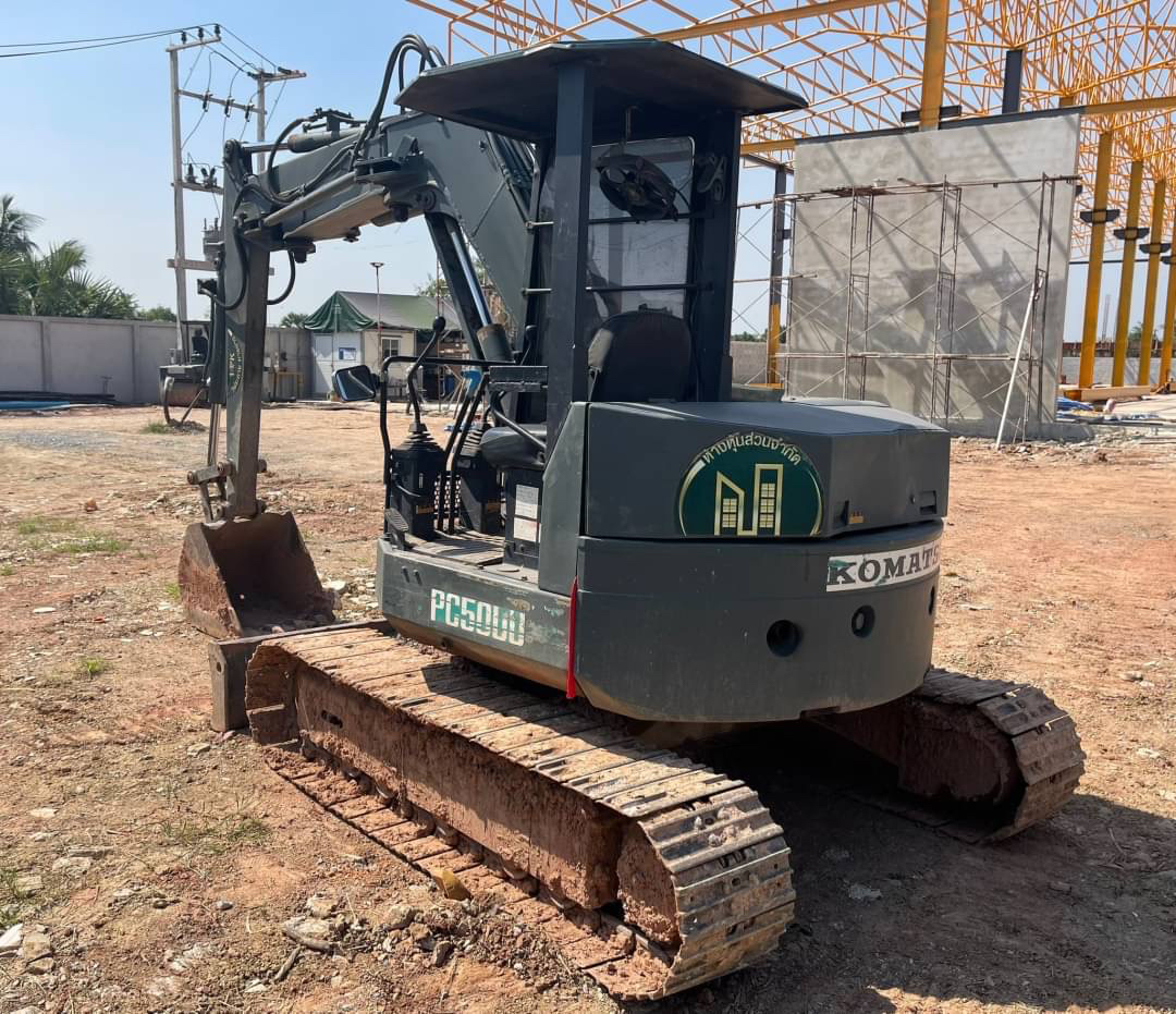 แบคโฮ รถขุด 395,000 บาท KOMATSU PC50UU-1