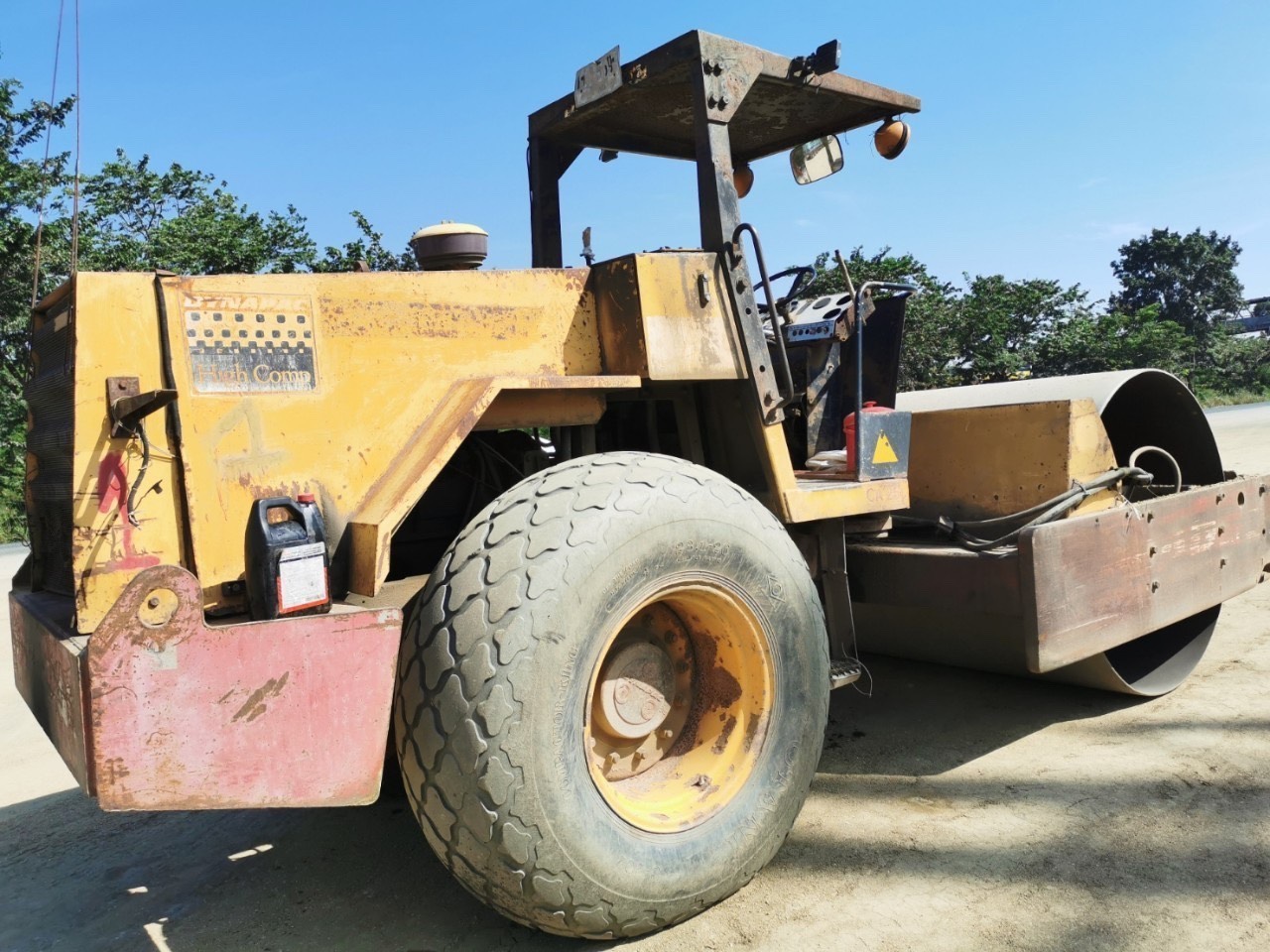 ขาย 395,000 บาท DYNAPAC CA251. เพลาเดียว เครื่อง Cummins 6สูบ 152 ขาย 395,000 บาท DYNAPAC CA251. เพลาเดียว เครื่อง Cummins 6สูบ 152