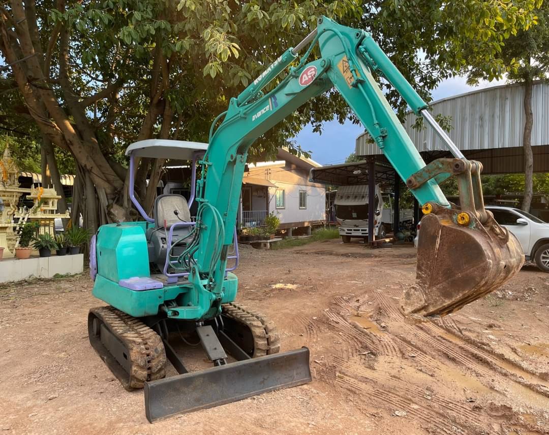 รถขุด KOMATSU PC27R-8 ขาย 295,000 บาท รถขุด KOMATSU PC27R-8 ขาย 295,000 บาท