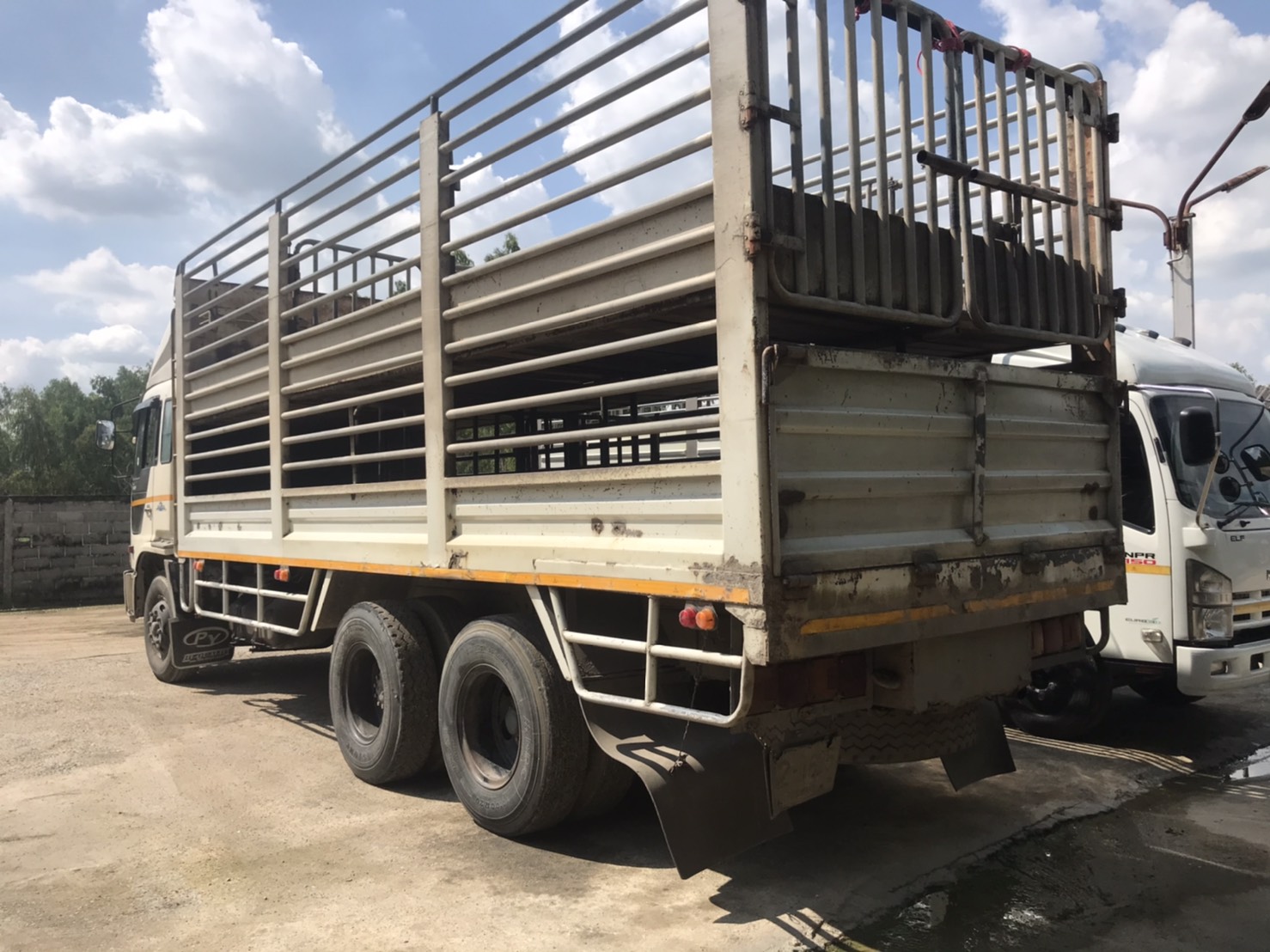 ขาย 499,000 บาท Hino Profia 320 แรง 1 เพลา ขาย 499,000 บาท Hino Profia 320 แรง 1 เพลา