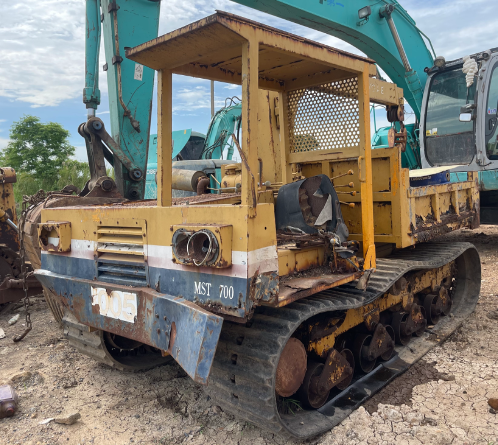 ขาย 23,0000 บาท รถติดเครน KOMATSU MST700