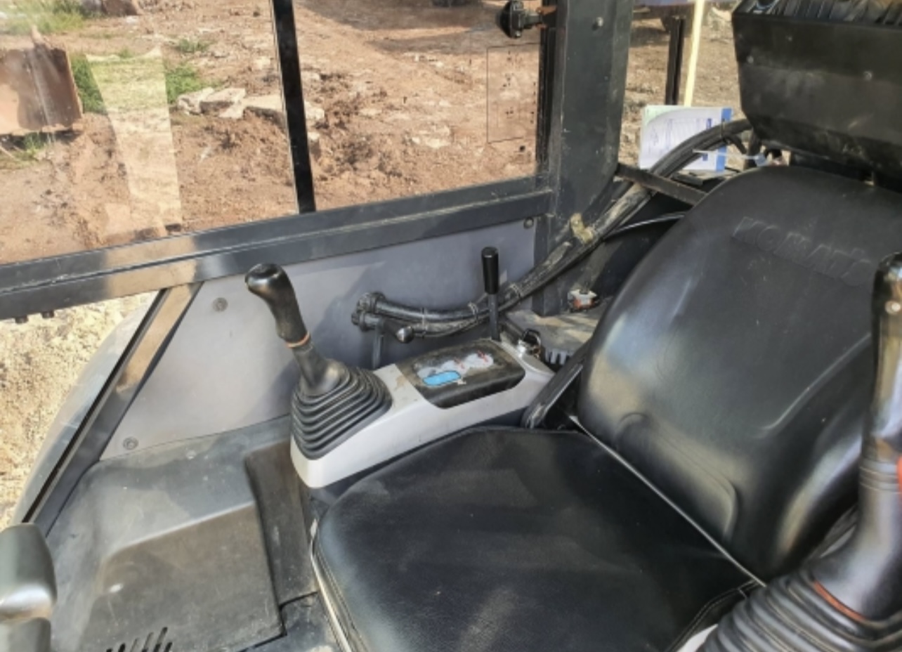 ขาย 695,000 บาท Komatsu Pc30MR GALEO ขาย 695,000 บาท Komatsu Pc30MR GALEO