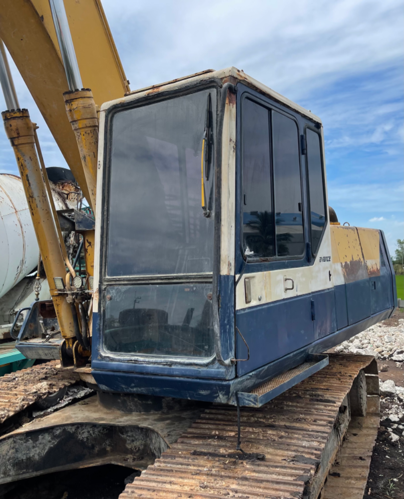 ขาย 785,000 บาท KOMATSU PC200-5 บูมยาว ขาย 785,000 บาท KOMATSU PC200-5 บูมยาว