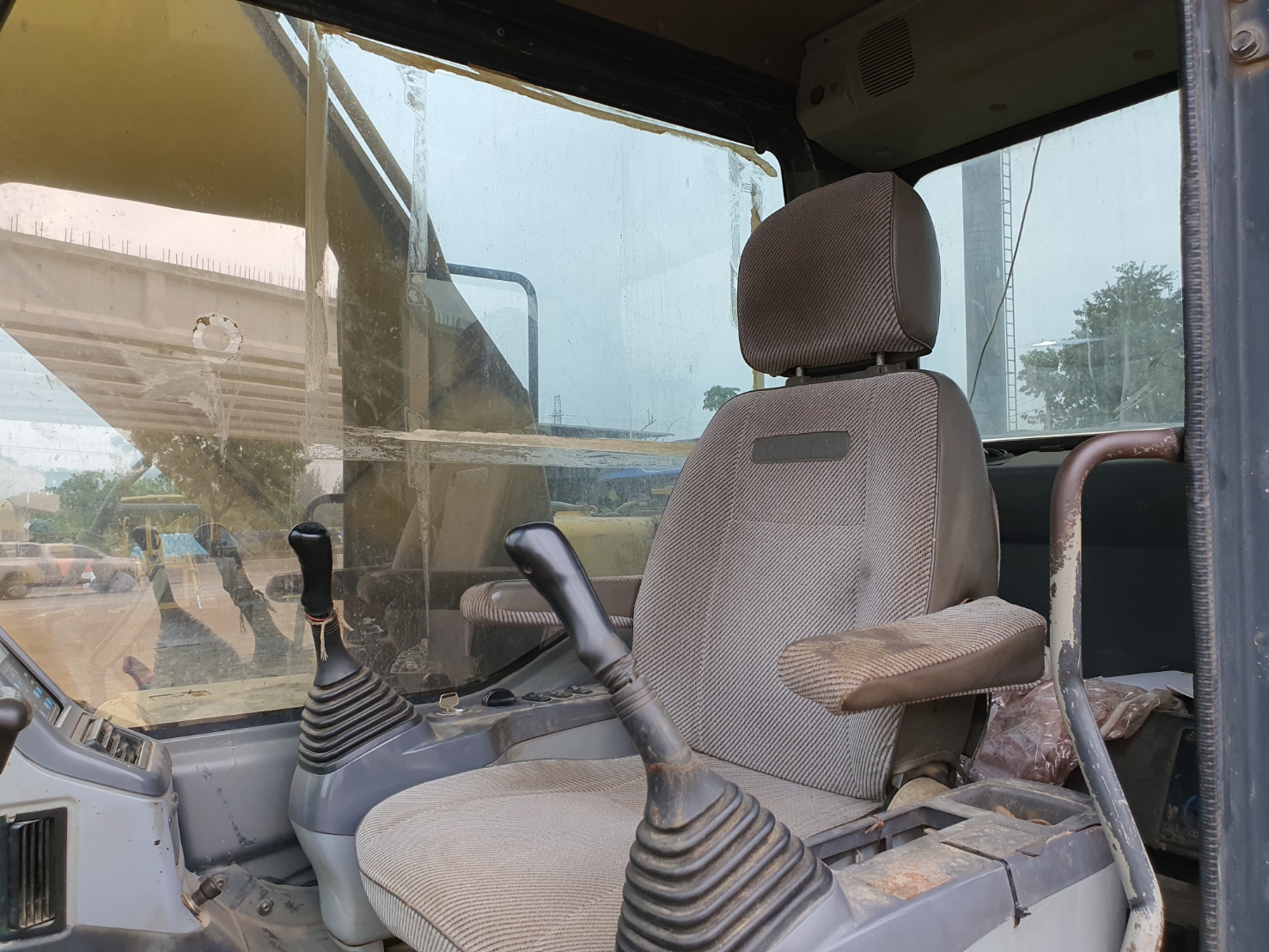 ขาย 1,280,000 รุ่นยอดนิยม Komatsu Pc200-7