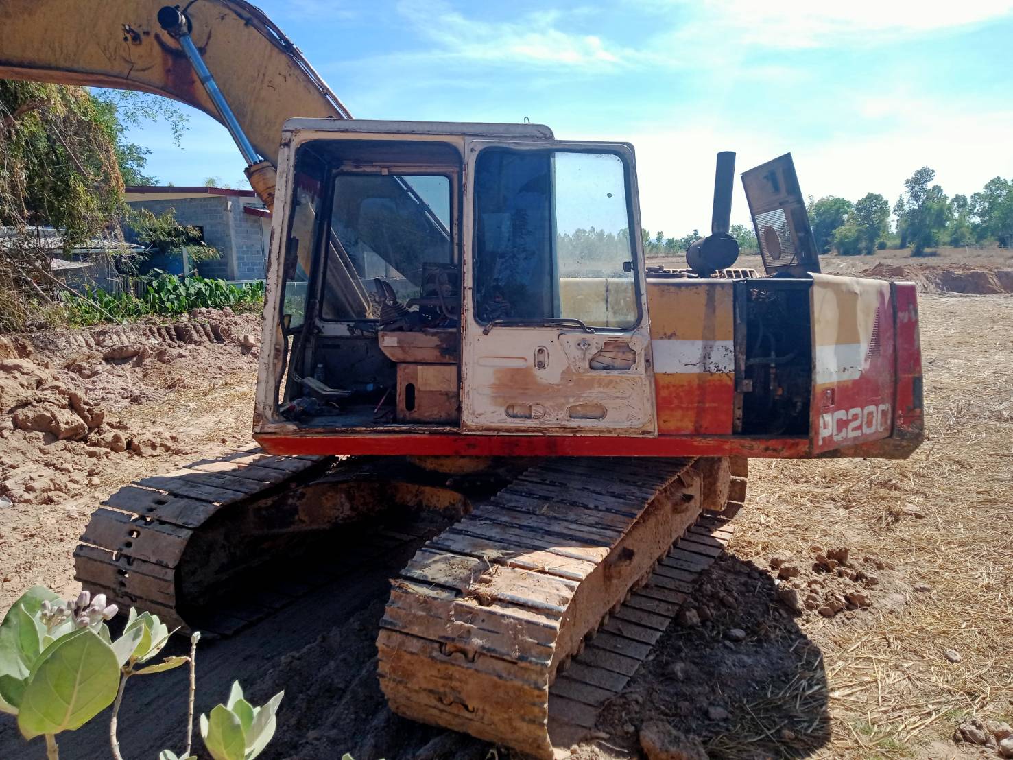 ขาย 425,000 บาท Komatsu PC200-5 ขาย 425,000 บาท Komatsu PC200-5