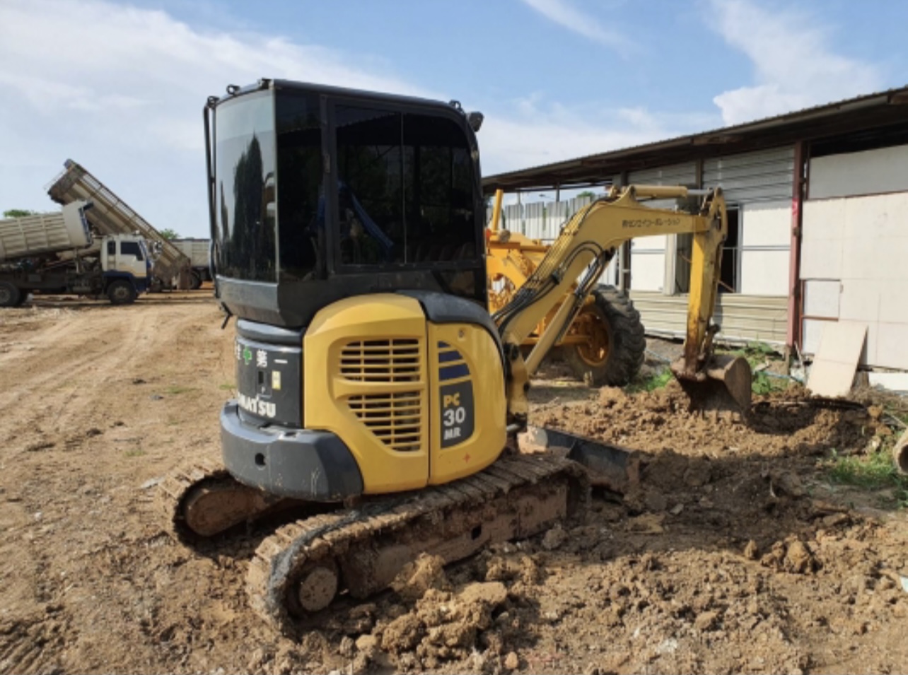 ขาย 695,000 บาท Komatsu Pc30MR GALEO ขาย 695,000 บาท Komatsu Pc30MR GALEO