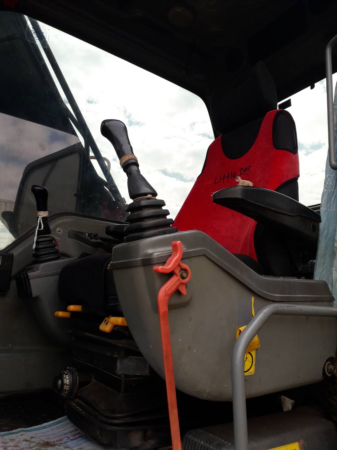 ขาย 875,000 บาท VOLVO EC210B PRIME ปี 2012 ทำงาน 1x,xxx ชม