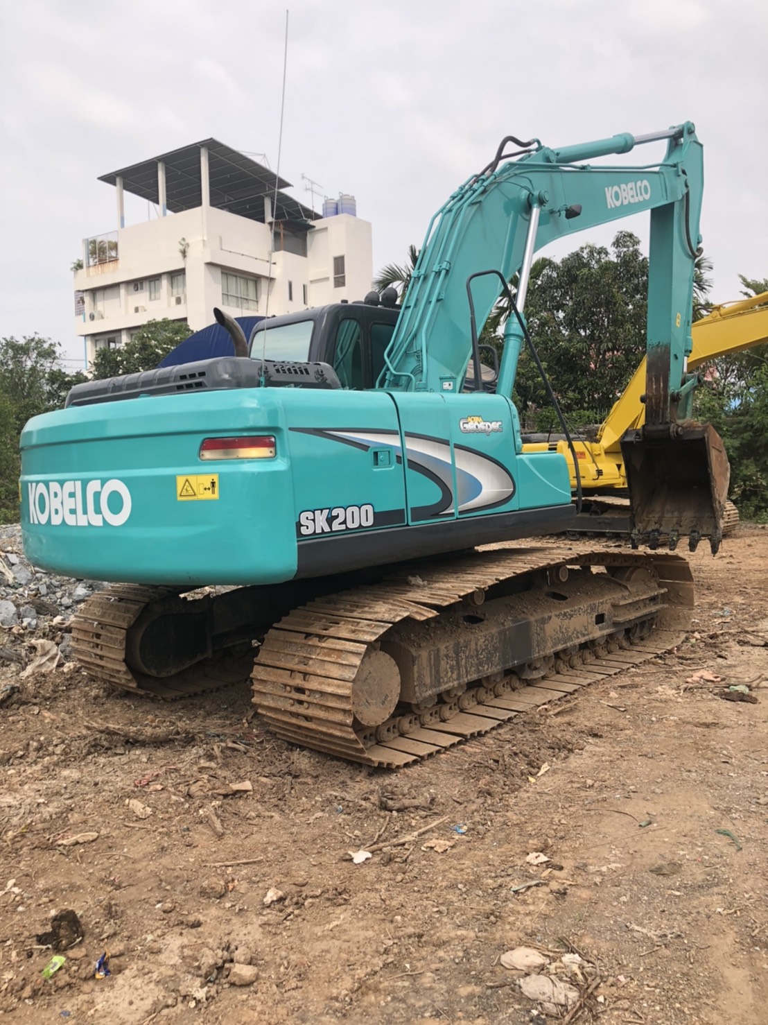 ขาย 1,280,000 บาท KOBELCO SK200 MARK 8 YN 11
