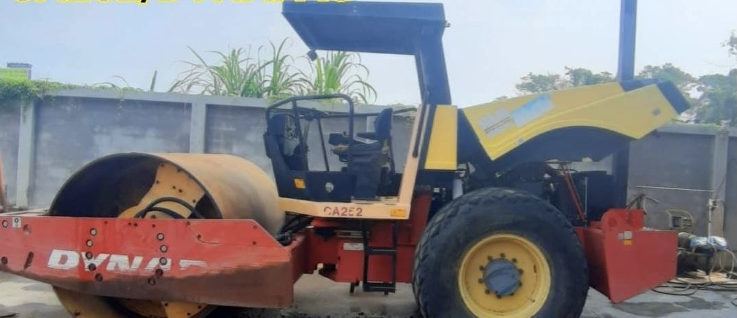ขาย 895,000 รถบด10ตัน 2 เพลา DYNAPAC CA252 แถม เปลือกหนาม 2 ชิ้นประกบ