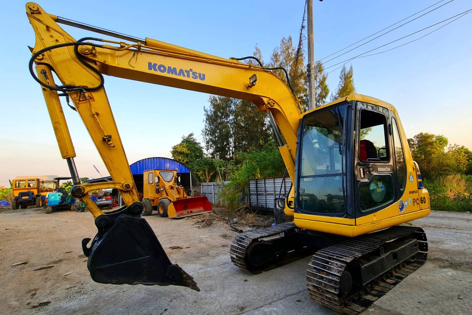 ขาย 575,000 บาท komatsu PC60-7 ขาย 575,000 บาท komatsu PC60-7