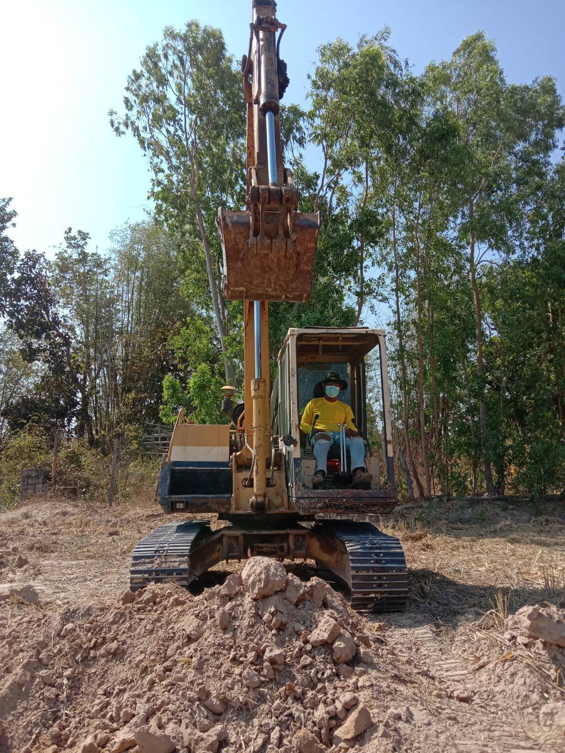 ขาย 325,000 บาท Komatsu PC60-5 ขาย 325,000 บาท Komatsu PC60-5