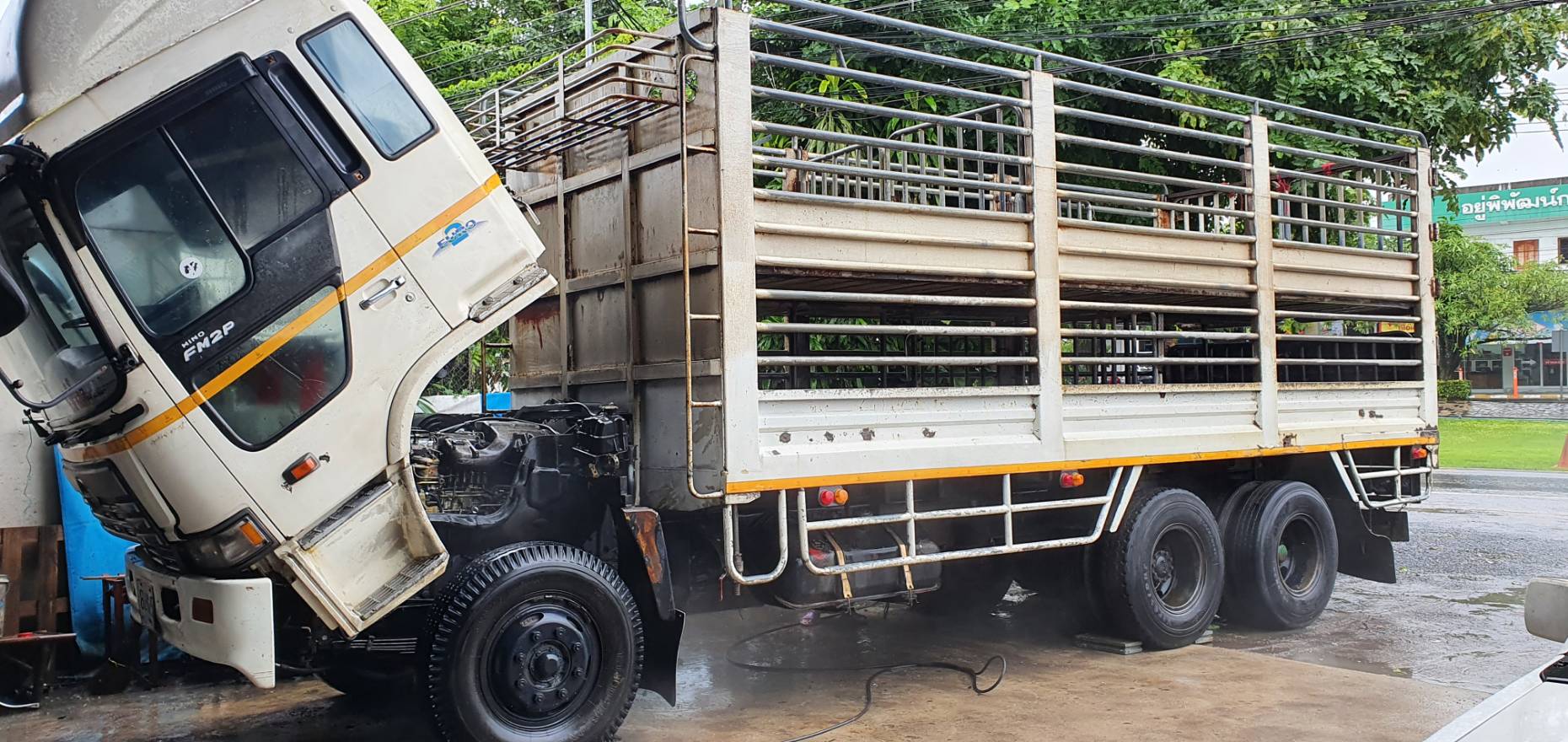 ขาย 499,000 บาท Hino Profia 320 แรง 1 เพลา ขาย 499,000 บาท Hino Profia 320 แรง 1 เพลา