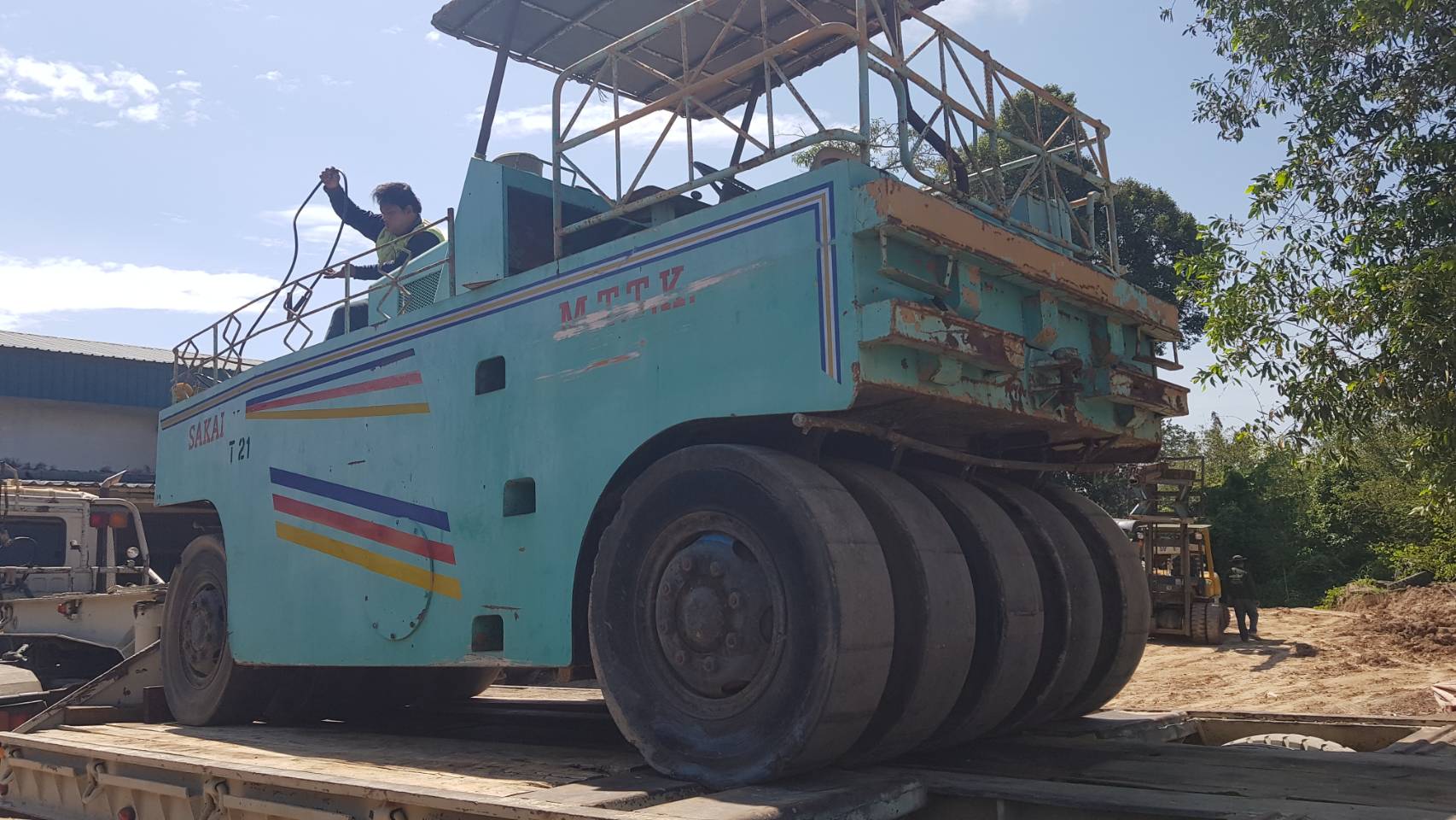 ขาย 455,000 รถบด 9 ล้อยาง SAKAI TS9