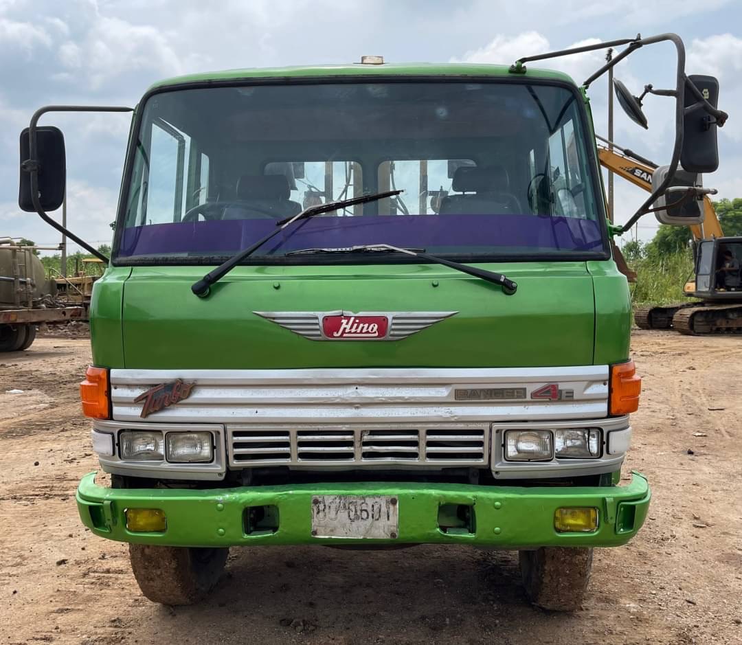 ขาย 335,000 บาท รถติดเครน เทลเลอร์ HiNO KR320 ขาย 335,000 บาท รถติดเครน เทลเลอร์ HiNO KR320