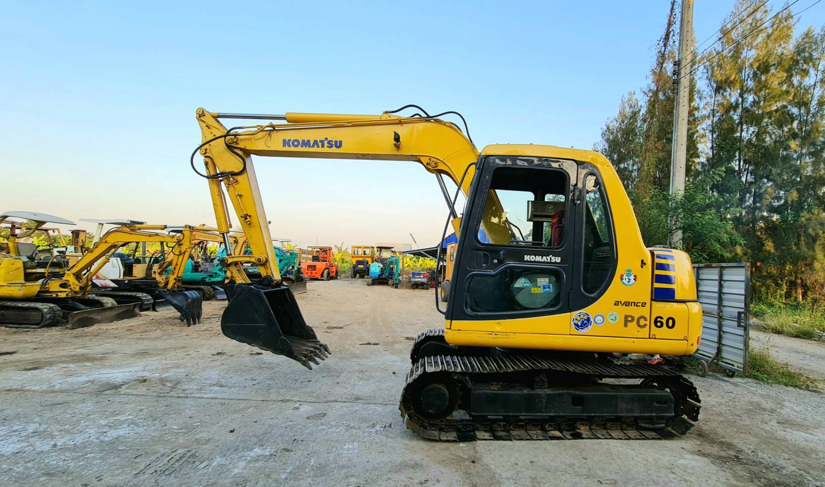 ขาย 575,000 บาท komatsu PC60-7 ขาย 575,000 บาท komatsu PC60-7