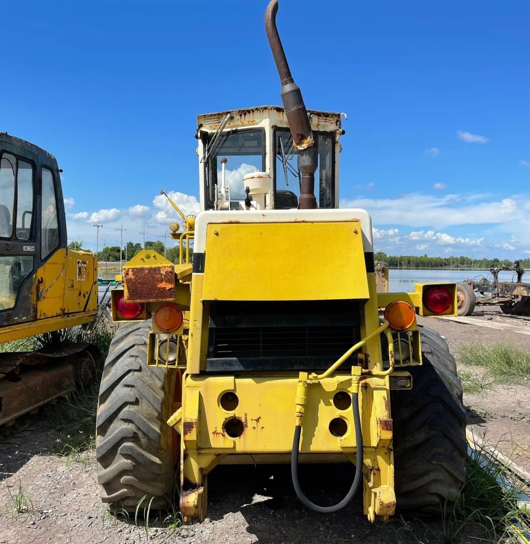 รถตักล้อยาง 525,000 บาท KOMATSU 510 สภาพเก่านอก รถตักล้อยาง 525,000 บาท KOMATSU 510 สภาพเก่านอก