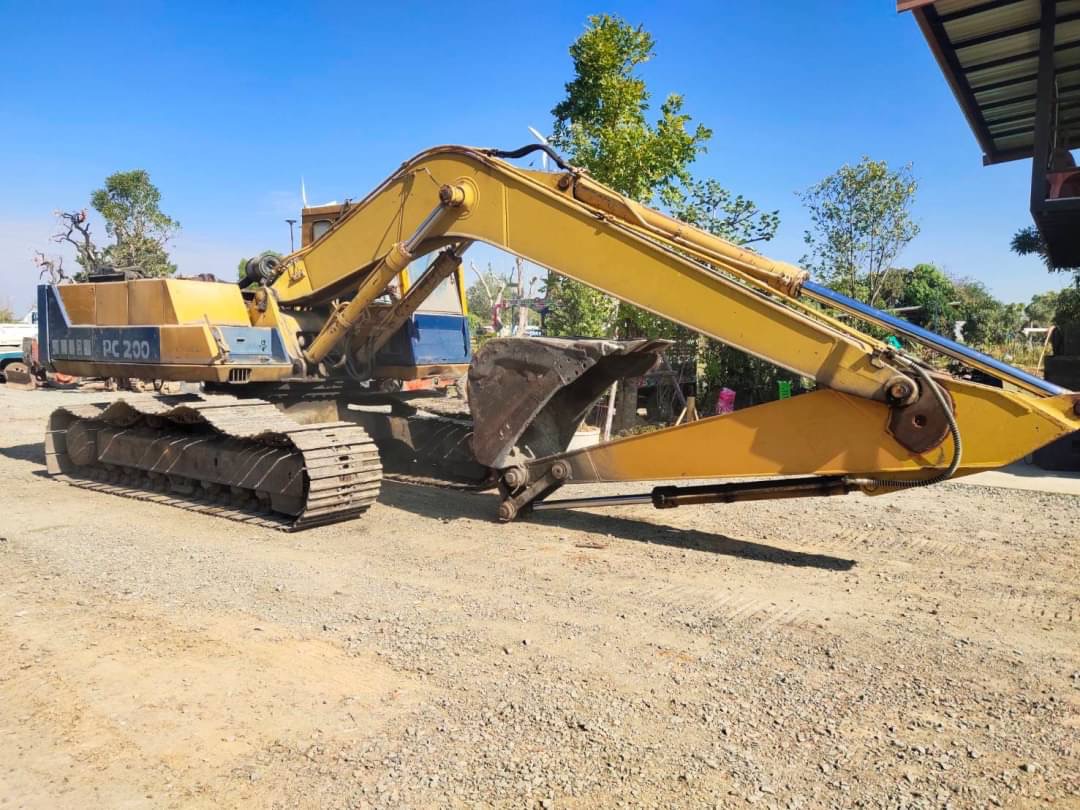 ขาย 265,000 บาท Komatsu PC200-3 คอนโทรลยาว ขาย 265,000 บาท Komatsu PC200-3 คอนโทรลยาว