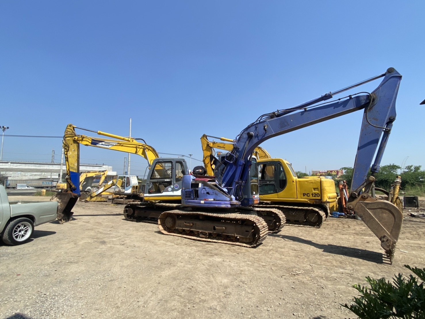 ขาย 750,000 หรือ ตัดแยกอะไหล่ Komatsu Pc 128US-1