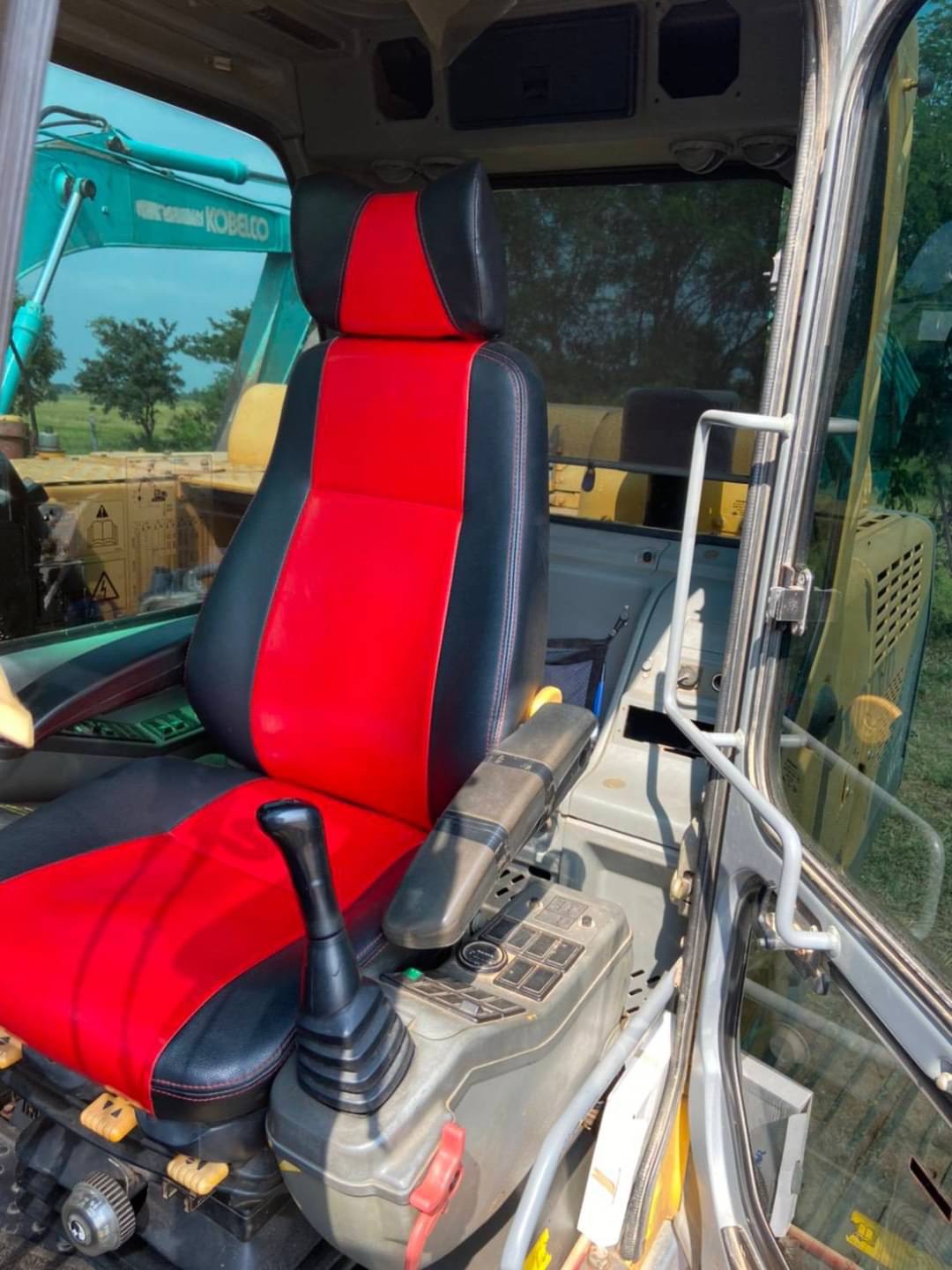 ขาย 980,000 บาท VOLVO EC210B PRIME ปี 2012