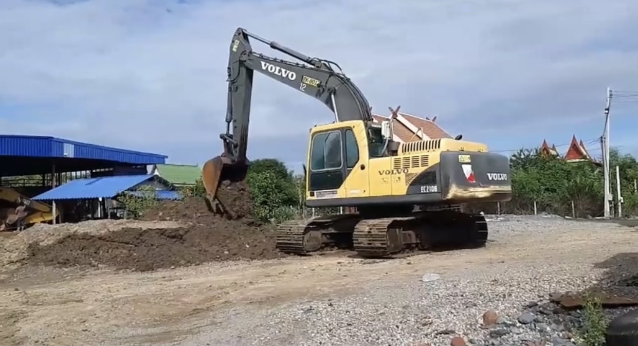 ขาย 850,000 บาท VOLVO EC210B PRIME ปี 2012 ขาย 850,000 บาท VOLVO EC210B PRIME ปี 2012