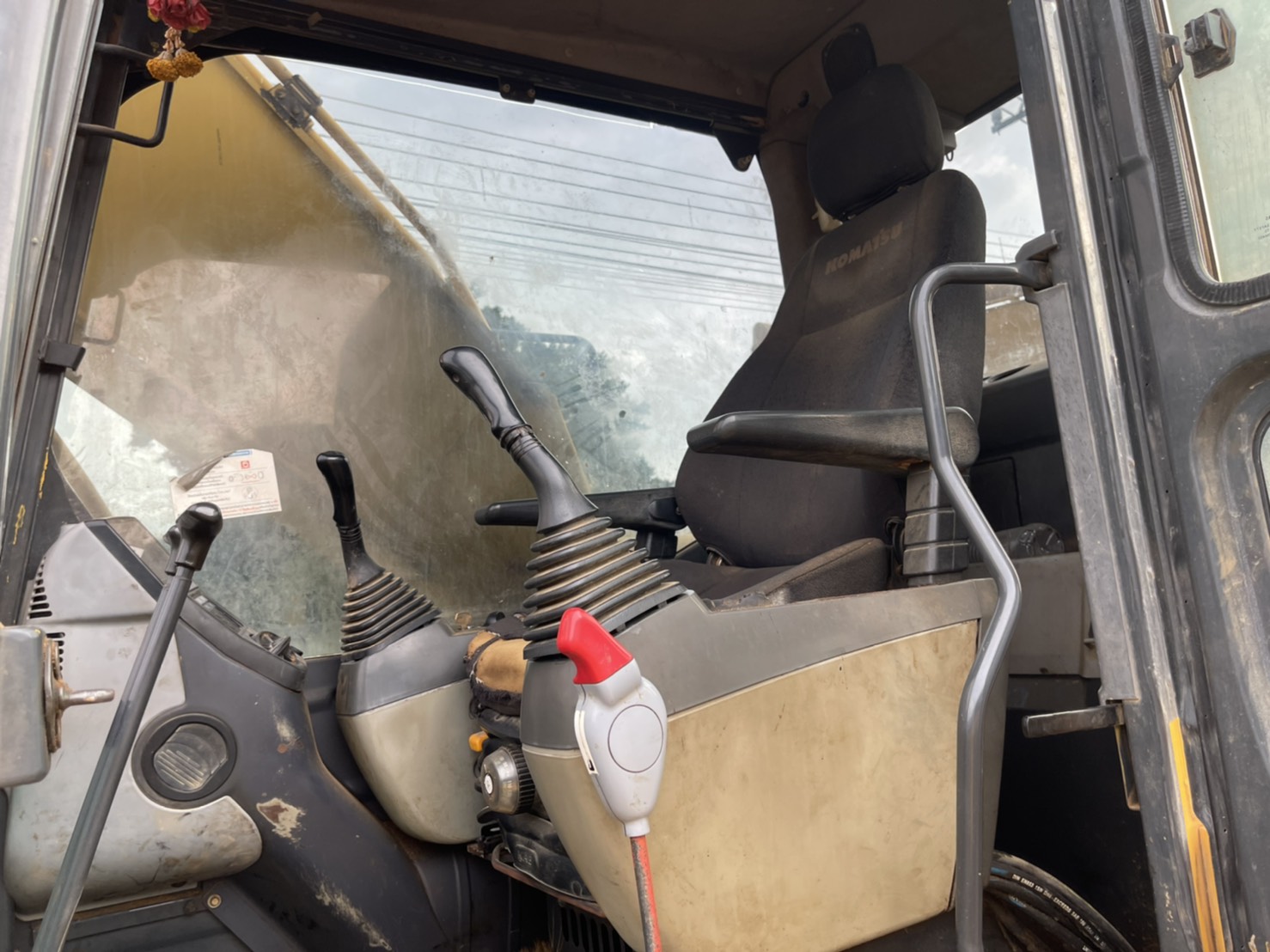 ขาย 1,150,000 บาท KOMATSU PC200-7 ขาย 1,150,000 บาท KOMATSU PC200-7