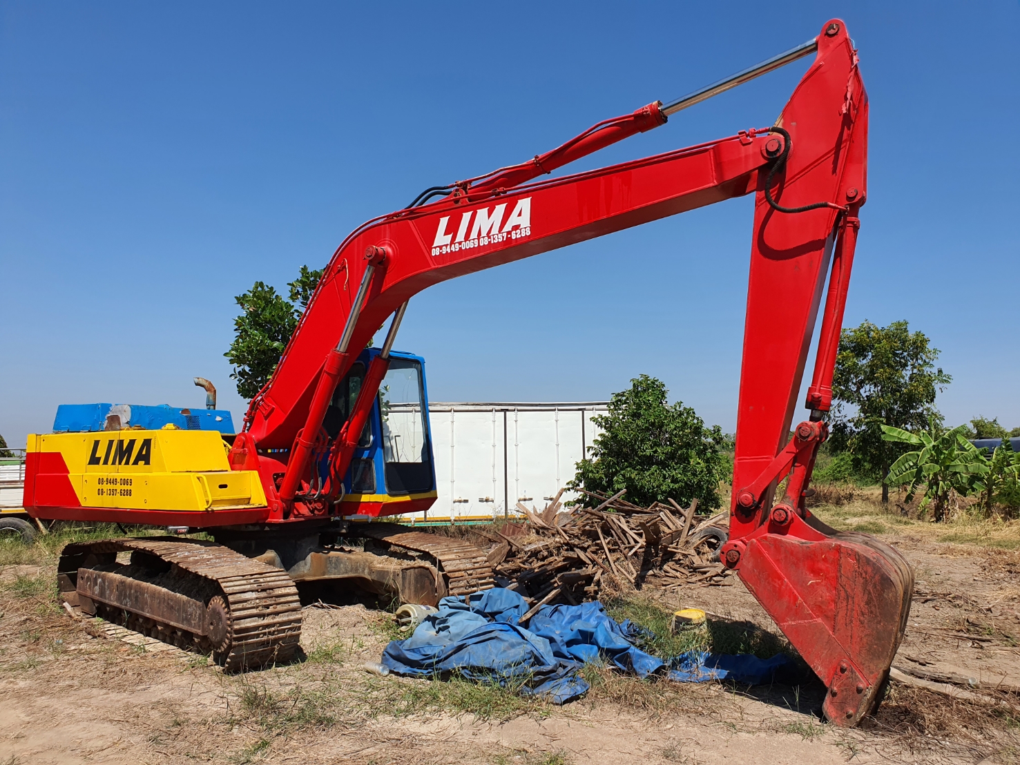 ขาย 290,000 บาท Komatsu PC200-3 คอนโทรลสั้น ขาย 290,000 บาท Komatsu PC200-3 คอนโทรลสั้น