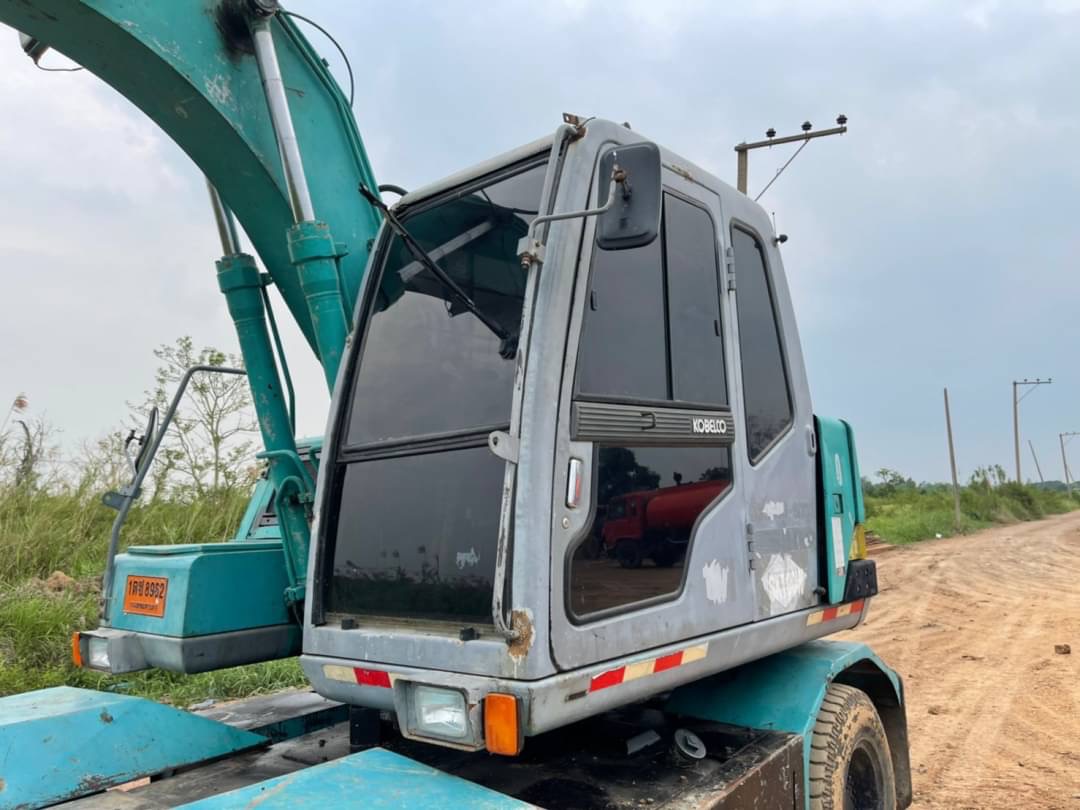 ขาย 855,000 รถแบคโฮล้อยาง KOBELCO SK100W MARK 5 SUPER ขาย 855,000 รถแบคโฮล้อยาง KOBELCO SK100W MARK 5 SUPER