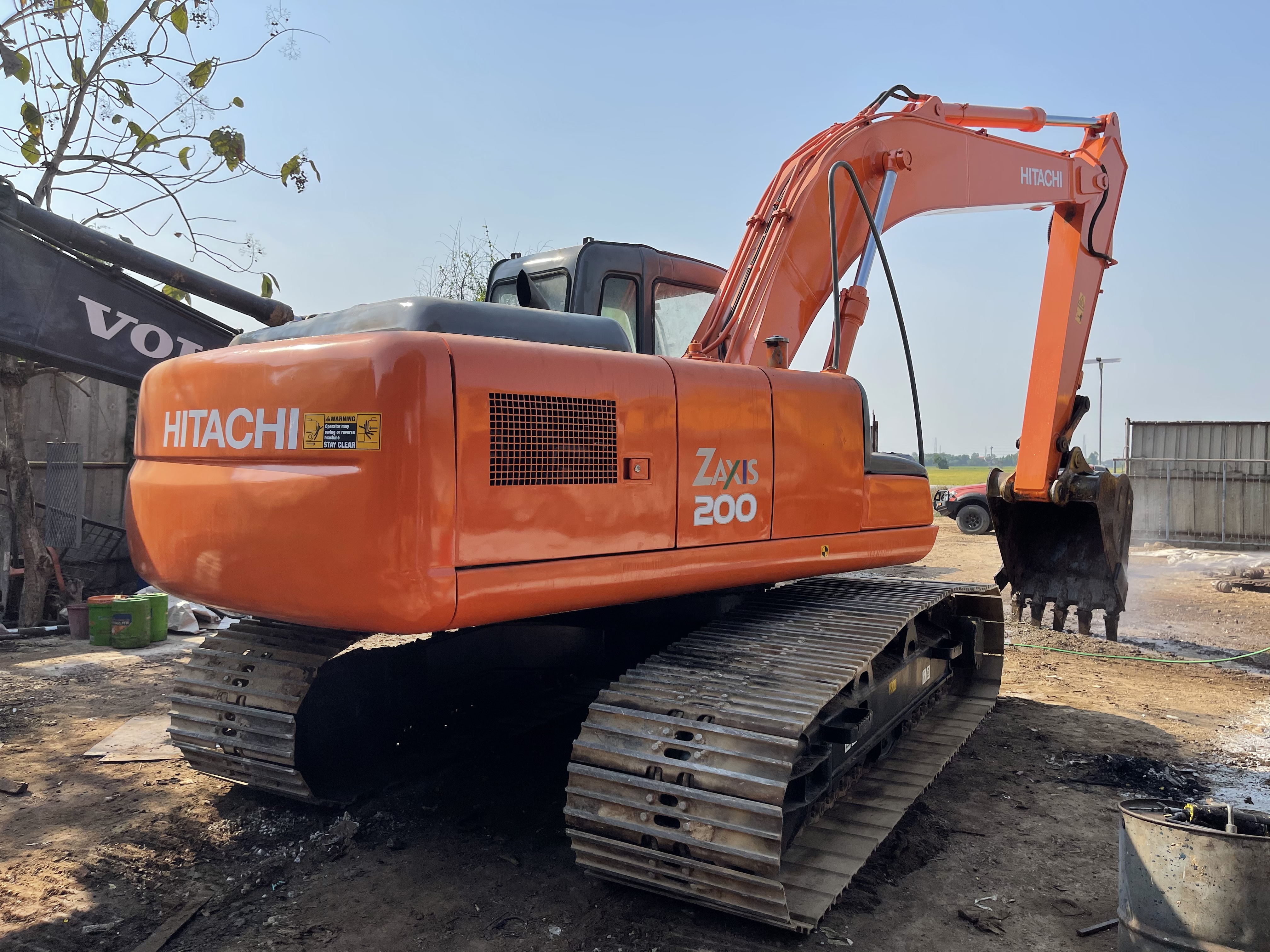 ขาย 980,000 บาท Zx200-1 สวยพร้อมใช้ ทำงาน 11,xxx ชม ขาย 980,000 บาท Zx200-1 สวยพร้อมใช้ ทำงาน 11,xxx ชม