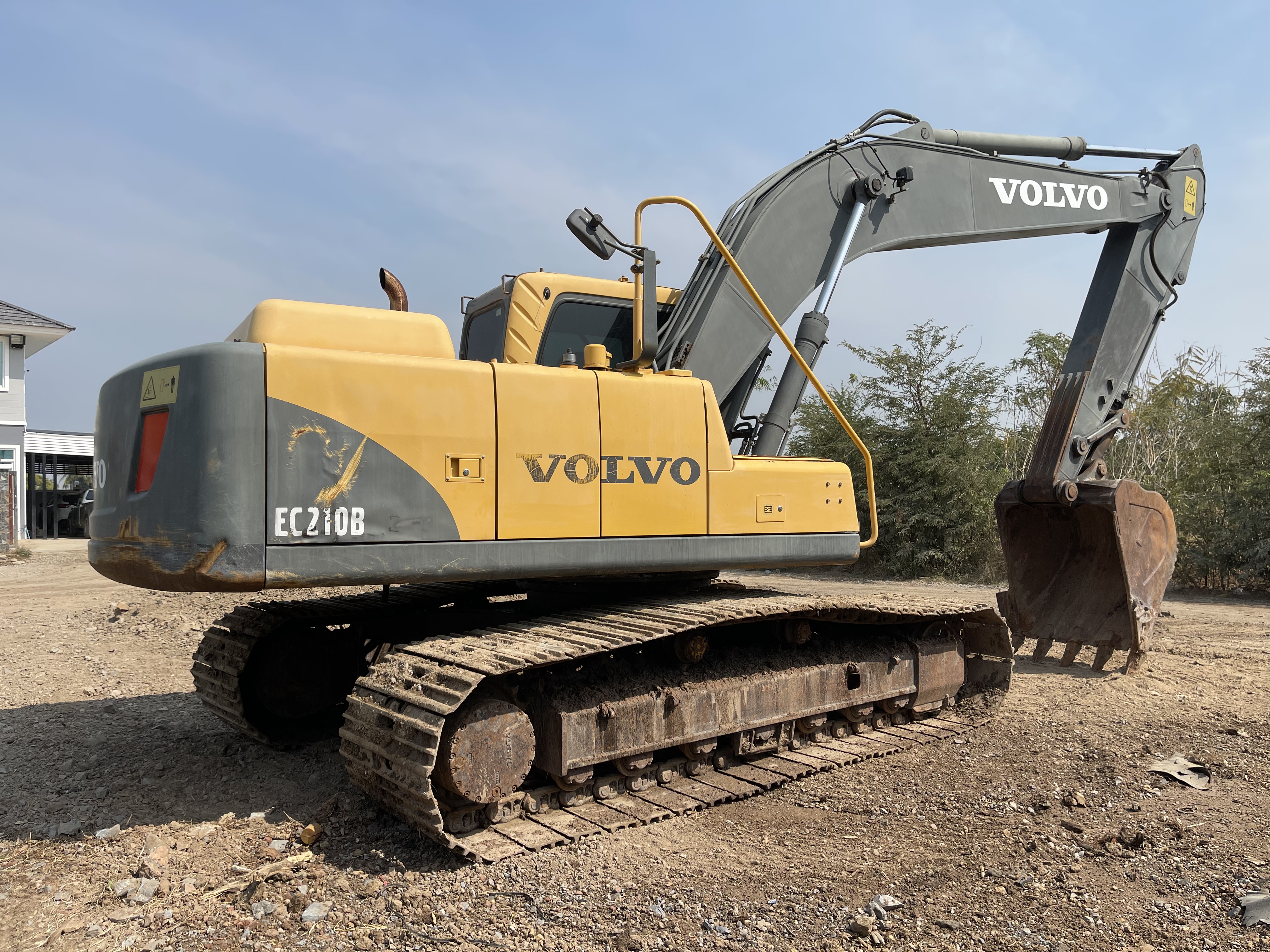 ขาย 875,000 บาท VOLVO EC210B PRIME ปี 2012 ทำงาน 1x,xxx ชม ขาย 875,000 บาท VOLVO EC210B PRIME ปี 2012 ทำงาน 1x,xxx ชม