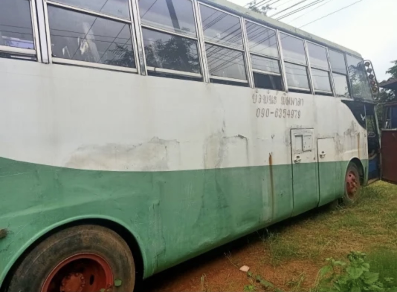 ขาย 159,000 รถบัส Hino 260 แรง ยาว 12 เมตร พัดลม ขาย 159,000 รถบัส Hino 260 แรง ยาว 12 เมตร พัดลม