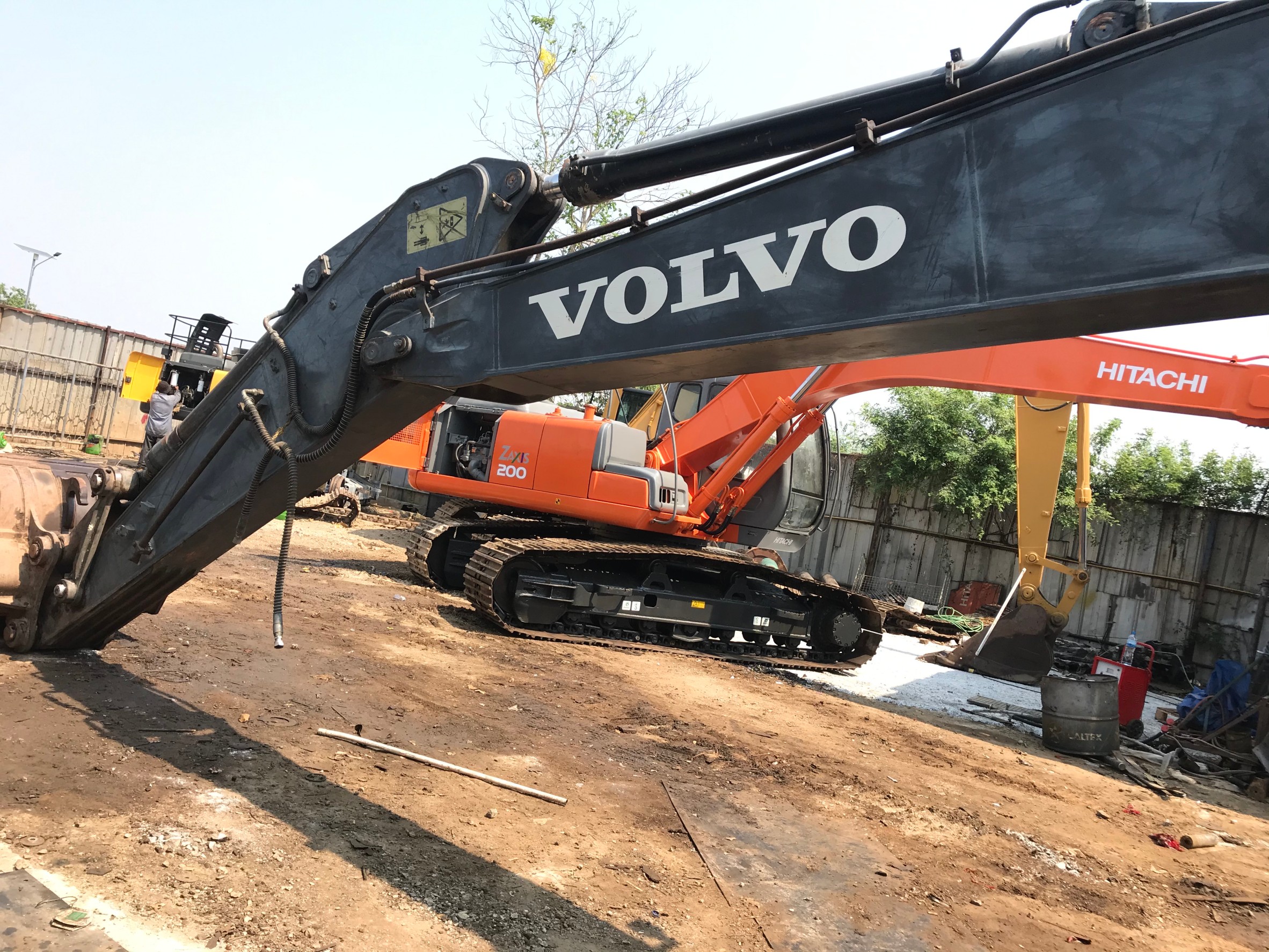 ขาย 875,000 บาท VOLVO EC210B PRIME ปี 2012 ทำงาน 1x,xxx ชม ขาย 875,000 บาท VOLVO EC210B PRIME ปี 2012 ทำงาน 1x,xxx ชม
