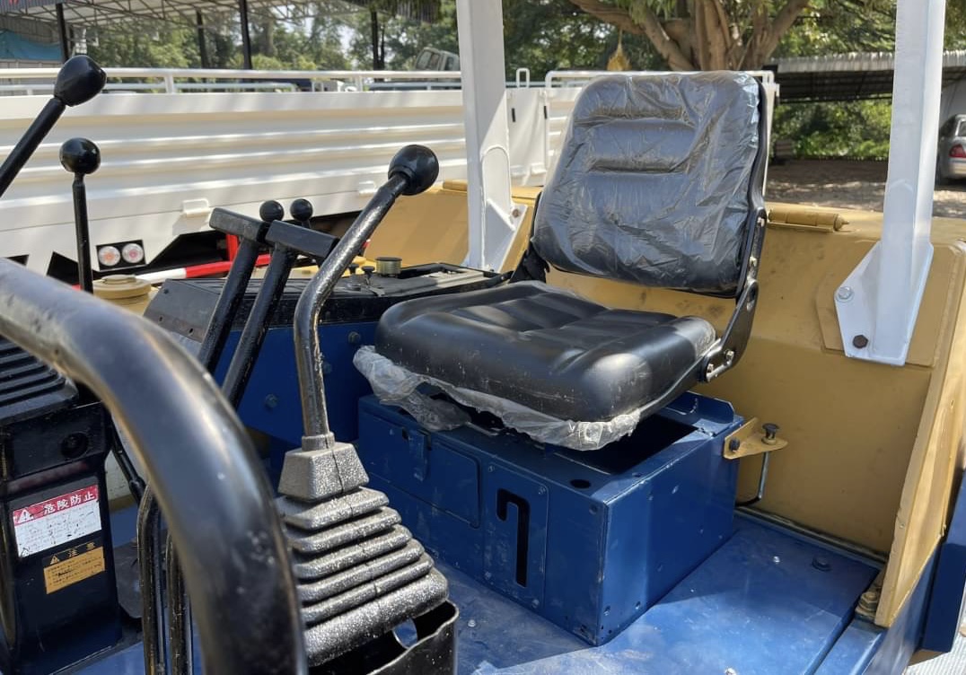 รถแบคโฮ 265,000 บาท KOMATSU PC30-6 รถแบคโฮ 265,000 บาท KOMATSU PC30-6