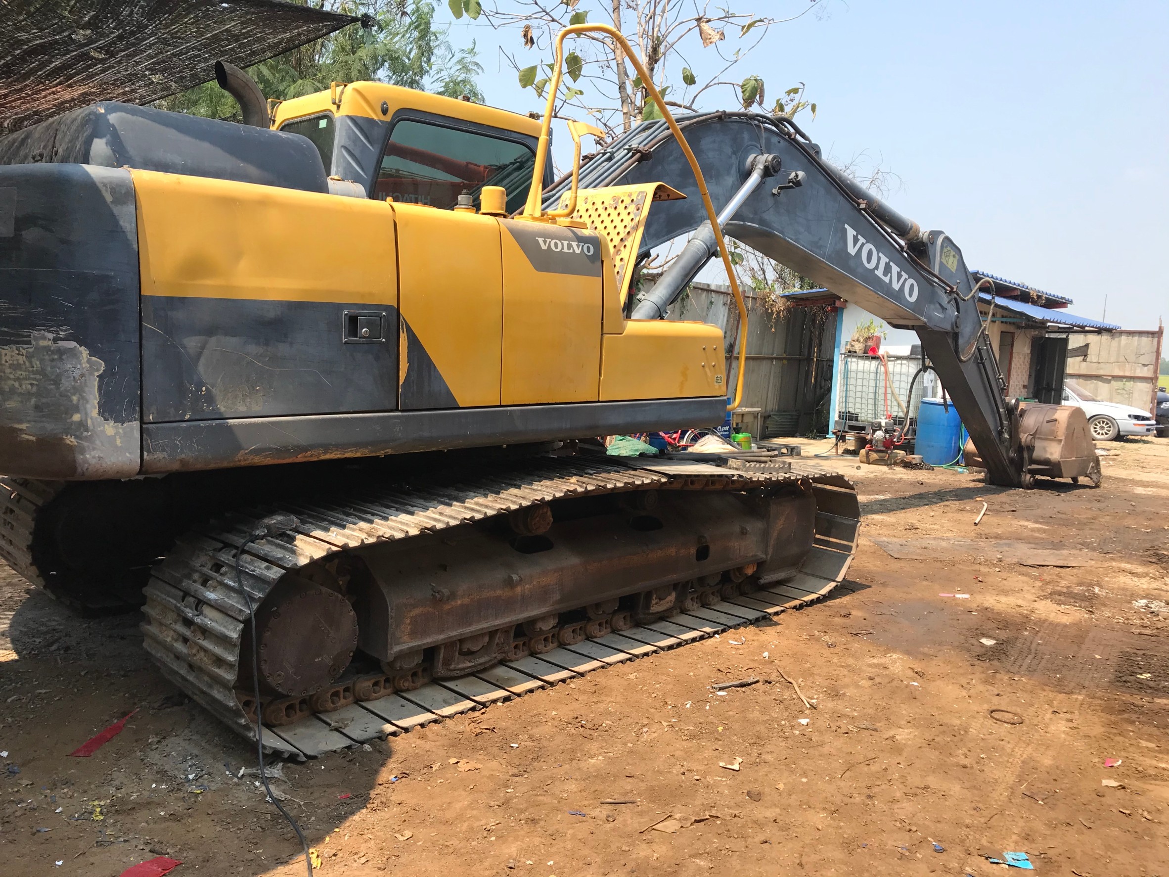 ขาย 875,000 บาท VOLVO EC210B PRIME ปี 2012 ทำงาน 1x,xxx ชม