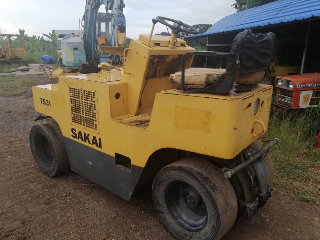 เก่านอก 135,000บาท รถบด SAKAI 3 ตัน TS31