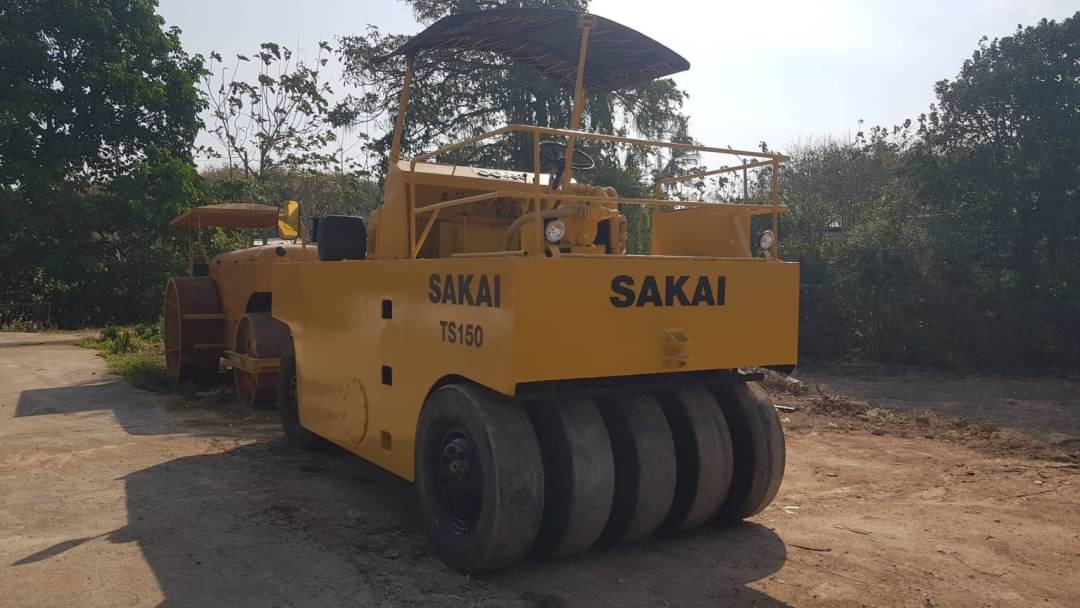 ขาย 595,000 รถบด 9 ล้อยาง SAKAI TS150