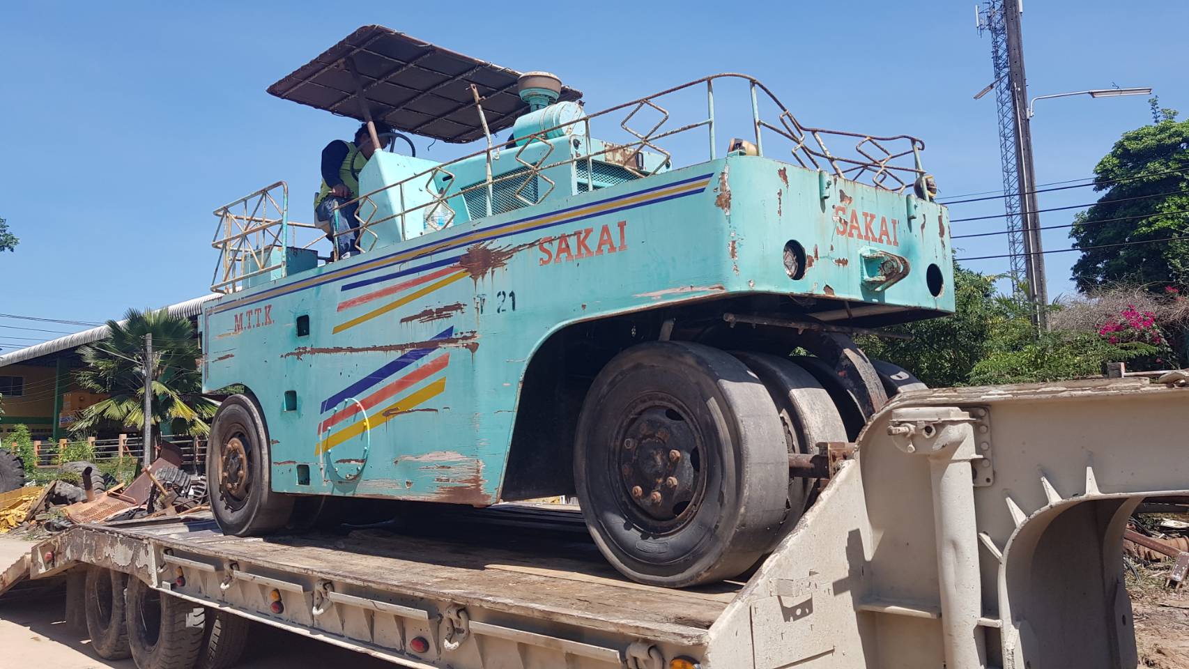 ขาย 455,000 รถบด 9 ล้อยาง SAKAI TS9
