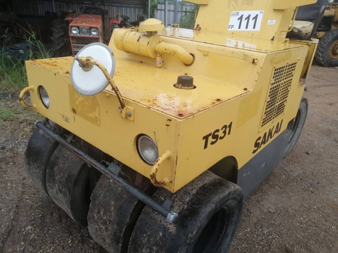 เก่านอก 135,000บาท รถบด SAKAI 3 ตัน TS31