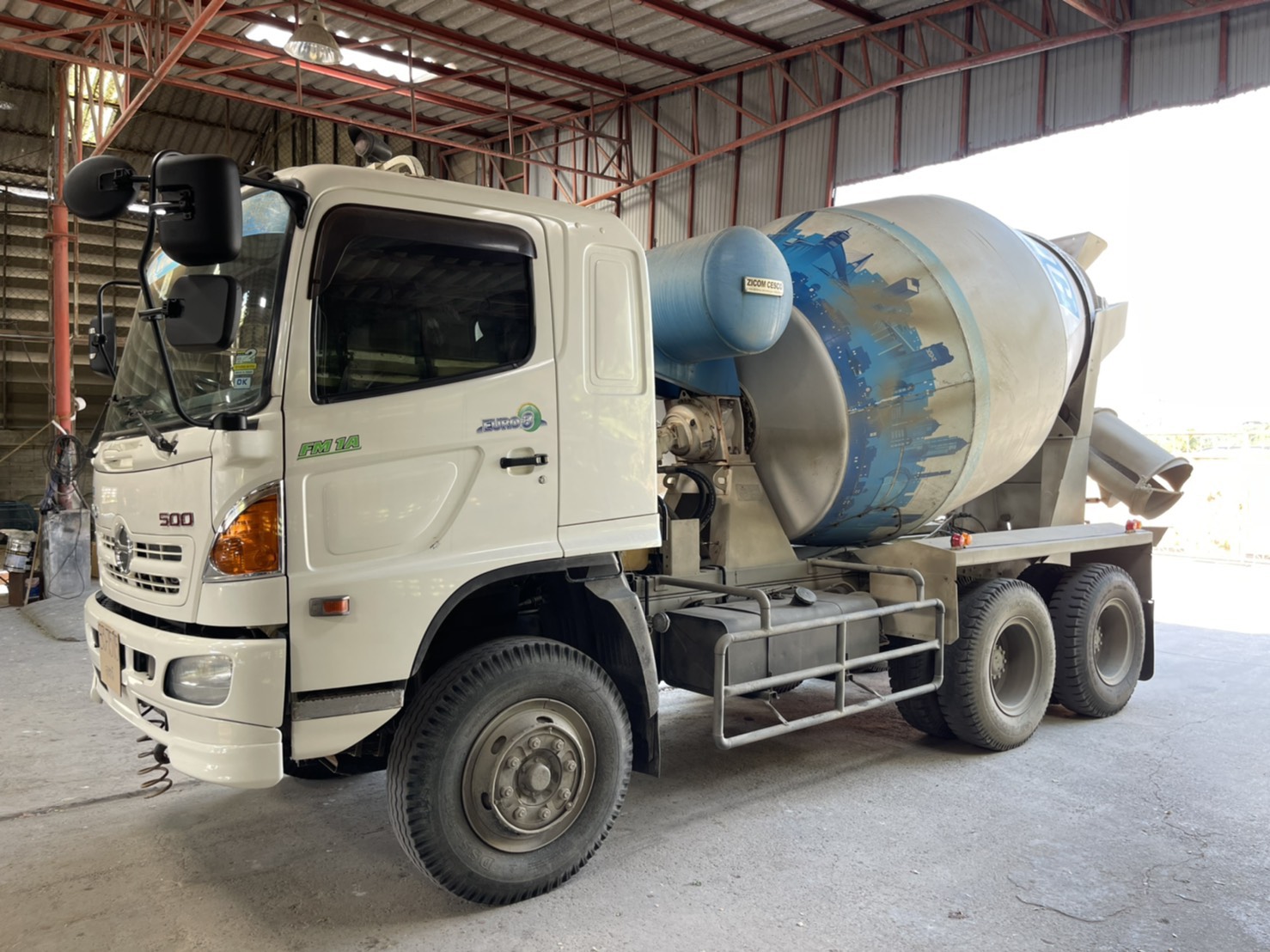 ขาย 1,780,000 บาท  HINO MEGA 330 แรง ปี 57  โม่ตรง ZICOM CESCO 6.5 คิว ปี 2013