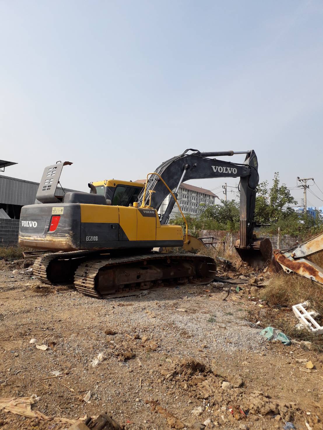 ขาย 875,000 บาท VOLVO EC210B PRIME ปี 2012 ทำงาน 1x,xxx ชม