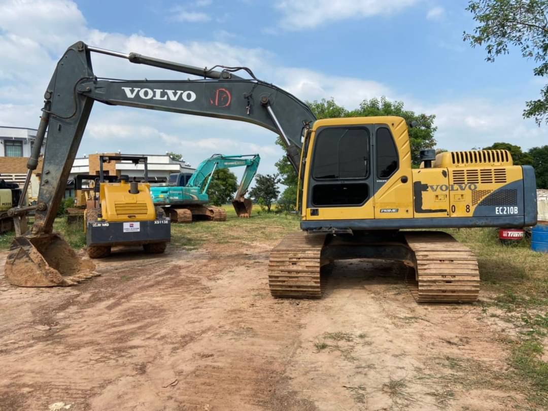 ขาย 980,000 บาท VOLVO EC210B PRIME ปี 2012