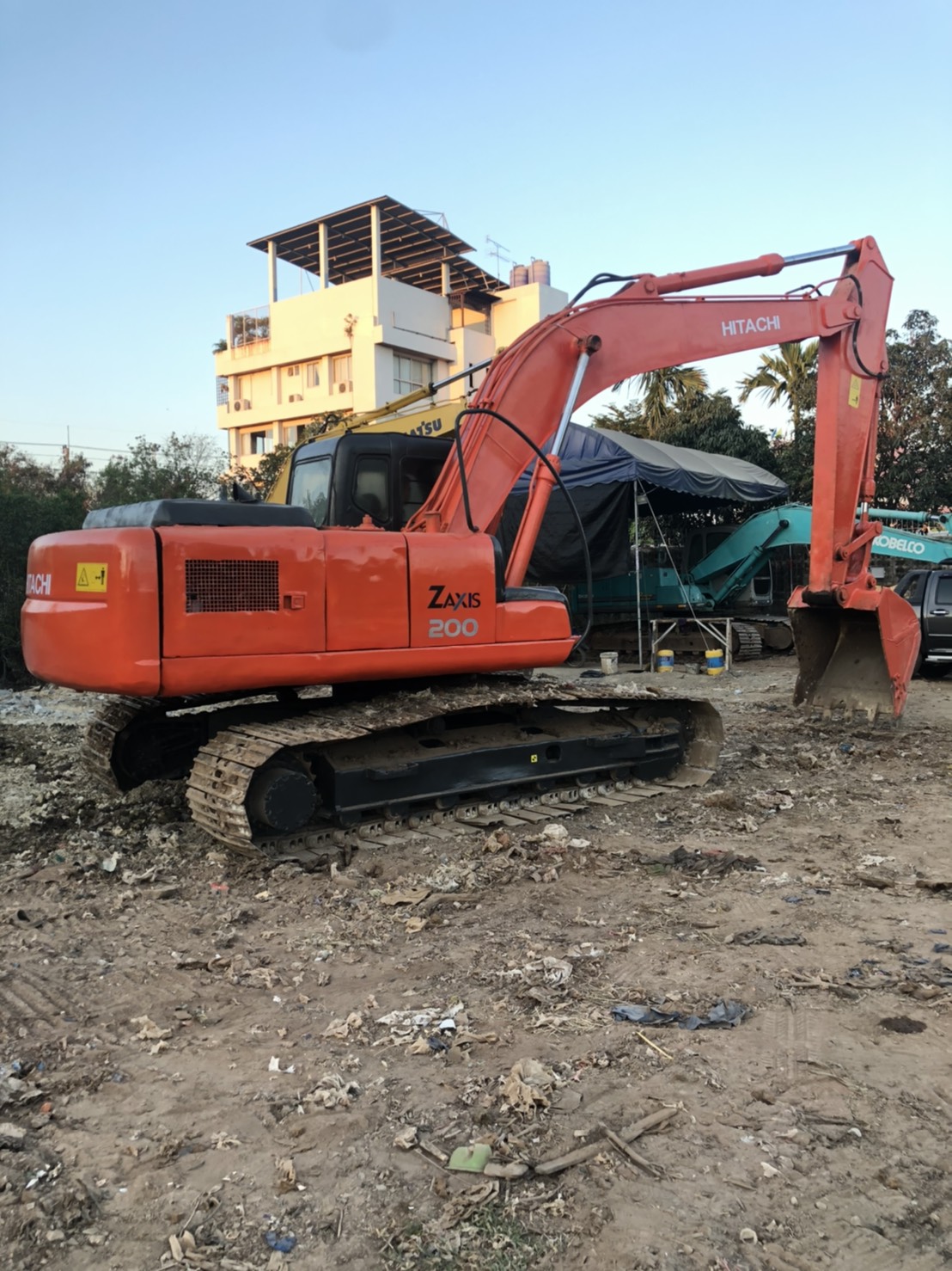 ขาย 950,000 บาท Zx200-1 สวยพร้อมใช้ ทำงาน 14,xxx ชม ขาย 950,000 บาท Zx200-1 สวยพร้อมใช้ ทำงาน 14,xxx ชม