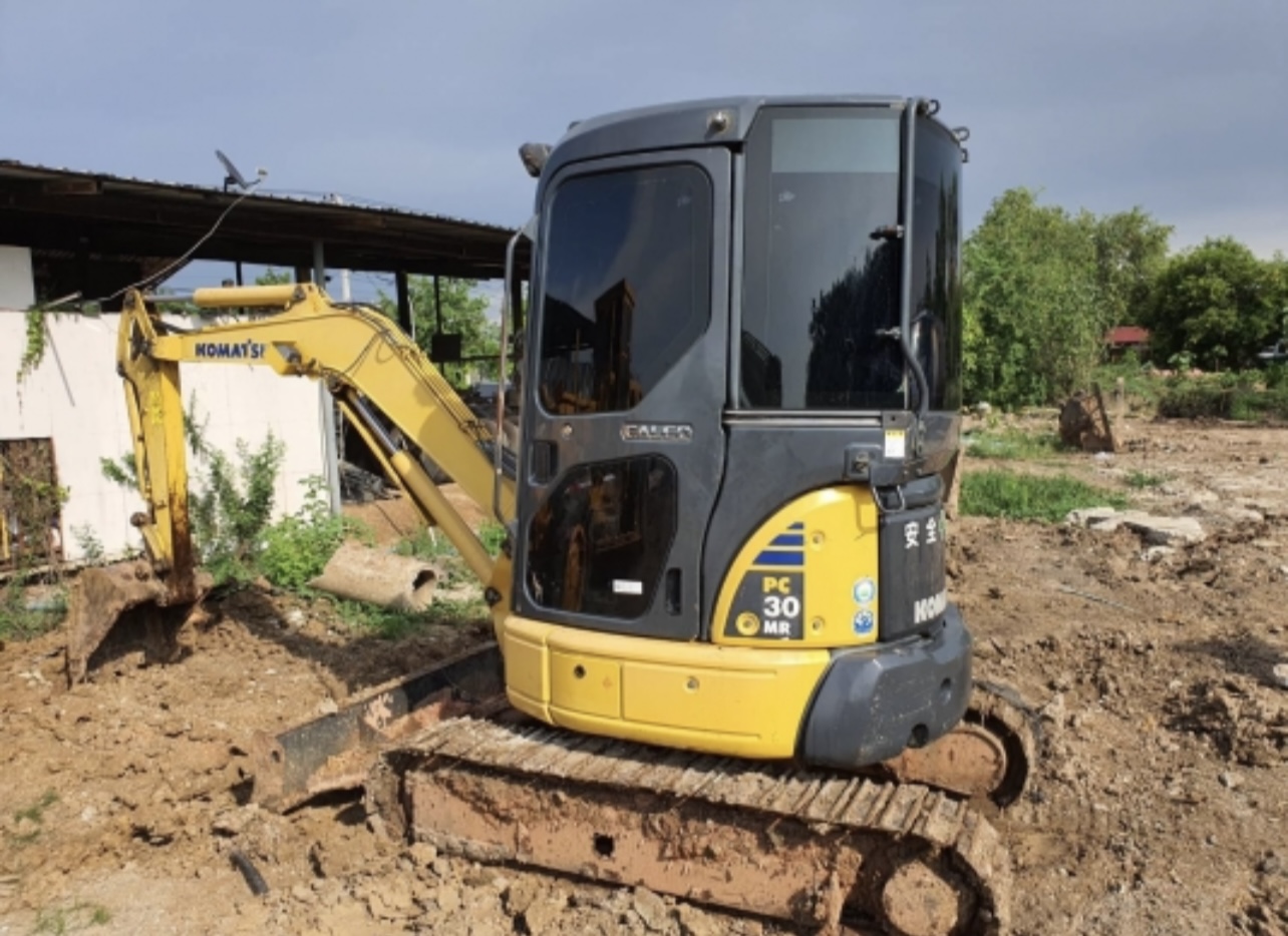 ขาย 695,000 บาท Komatsu Pc30MR GALEO ขาย 695,000 บาท Komatsu Pc30MR GALEO