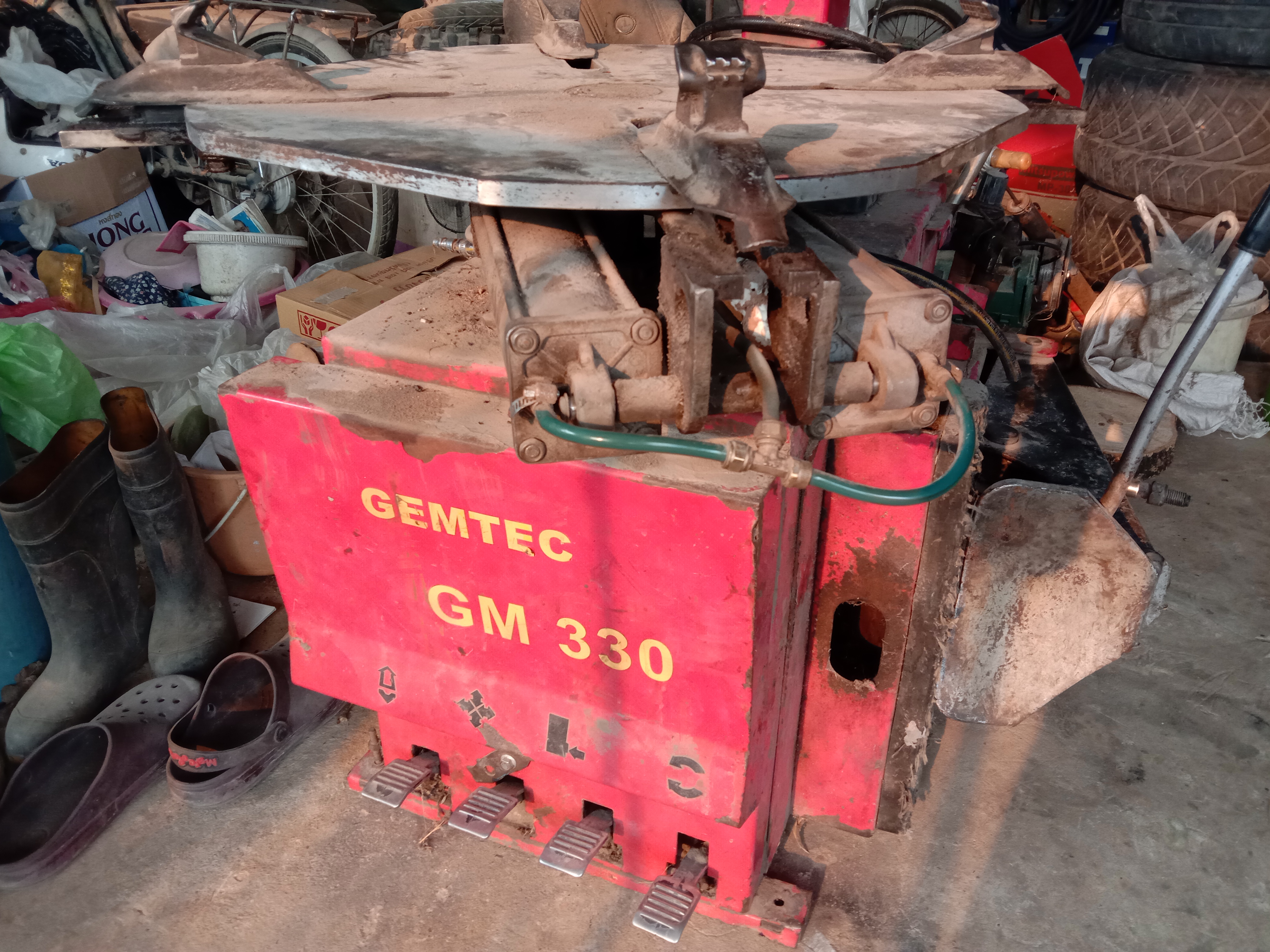 เครื่องถอดยางล็อคลม