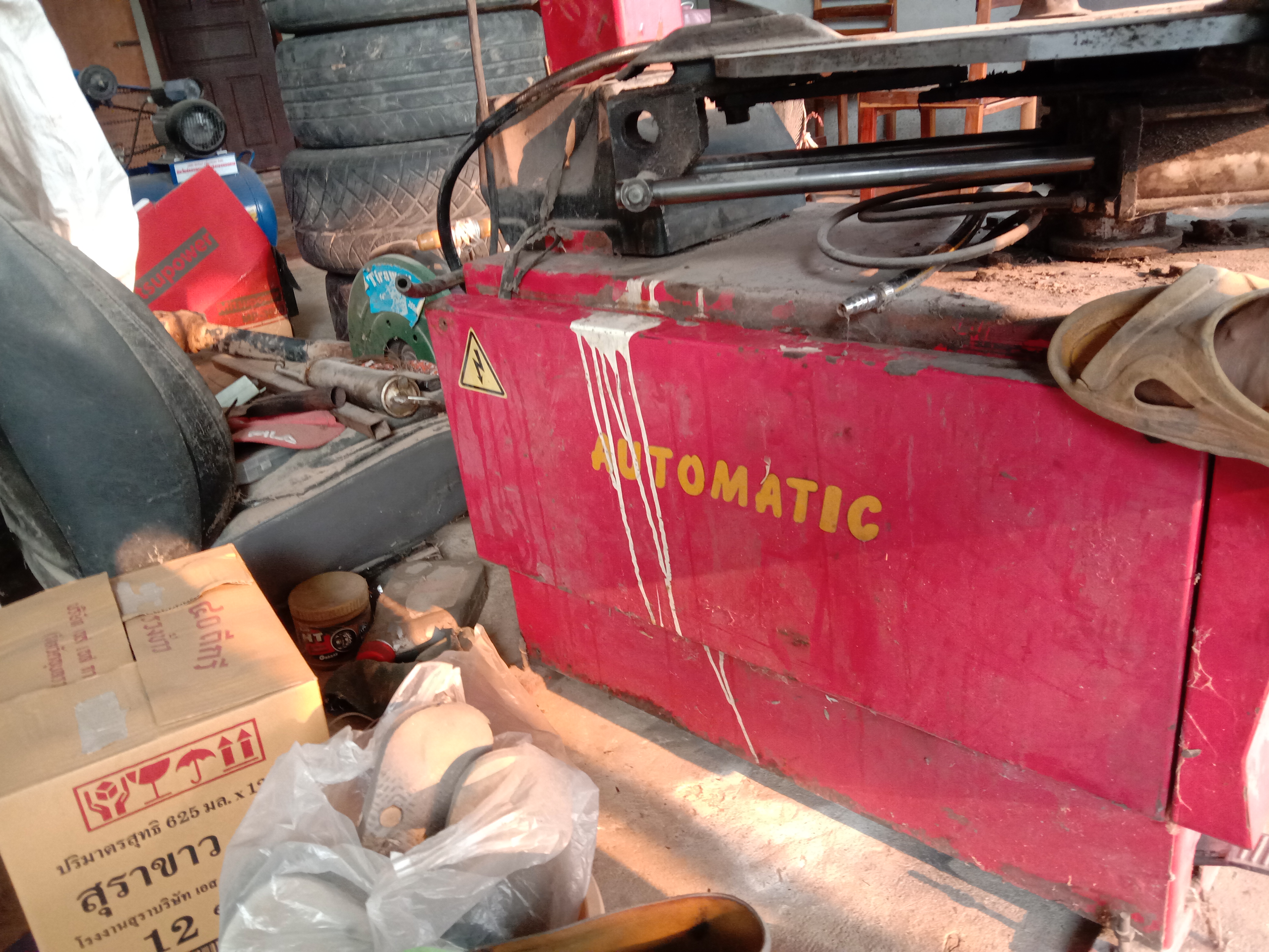 เครื่องถอดยางล็อคลม