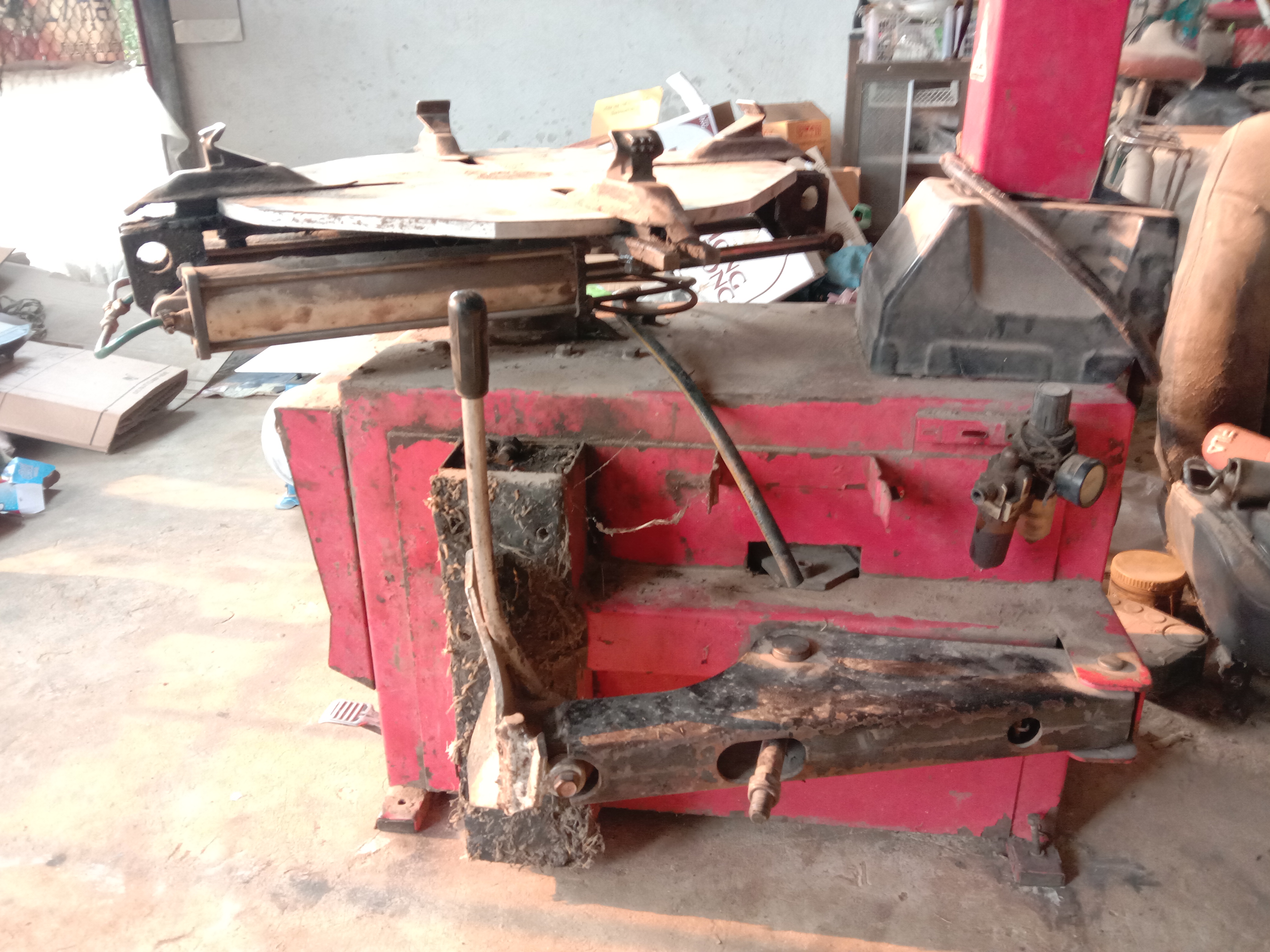 เครื่องถอดยางล็อคลม