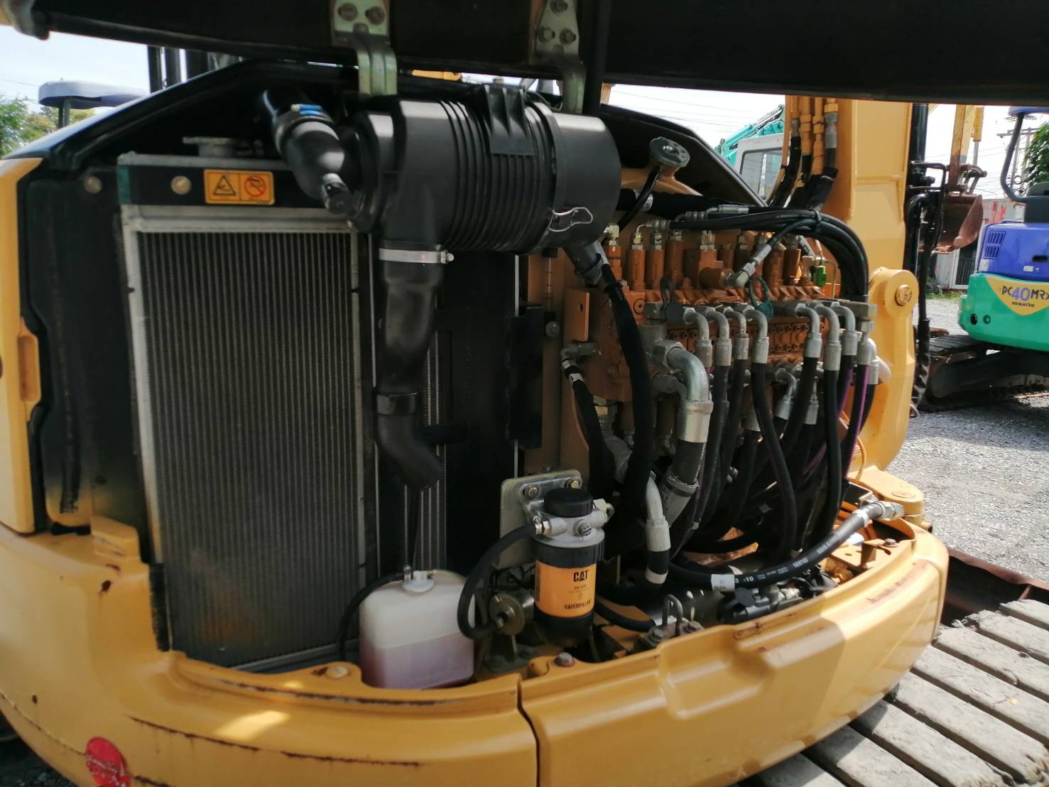 ต้องการขายรถขุดยี่ห้อCAT304CRรถนอกนำเข้าจากญี่ปุ่น