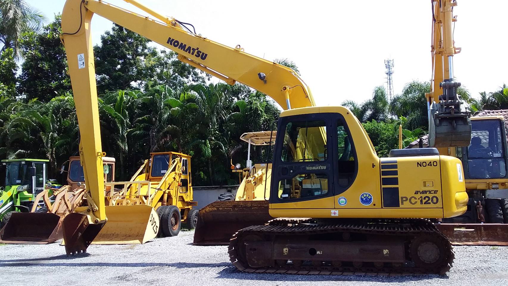 ต้องการขายรถขุดยี่ห้อkomatsu-pc120-6รถนอกนำเข้าจากญี่ปุ่น