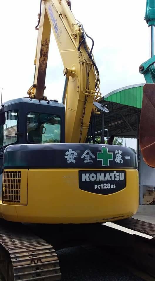 ต้องการขายรถขุดยี่ห้อkomatsu-pc128us-2e1รถนอกนำเข้าจากญี่ปุ่น