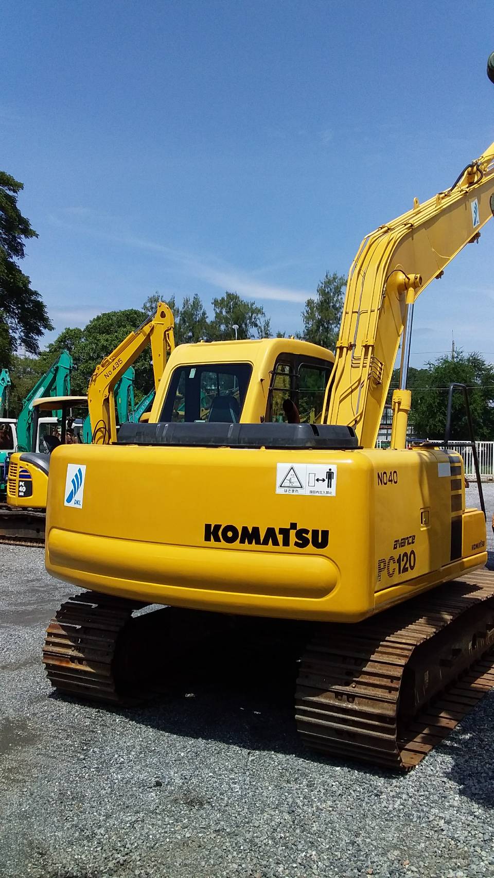 ต้องการขายรถขุดยี่ห้อkomatsu-pc120-6รถนอกนำเข้าจากญี่ปุ่น